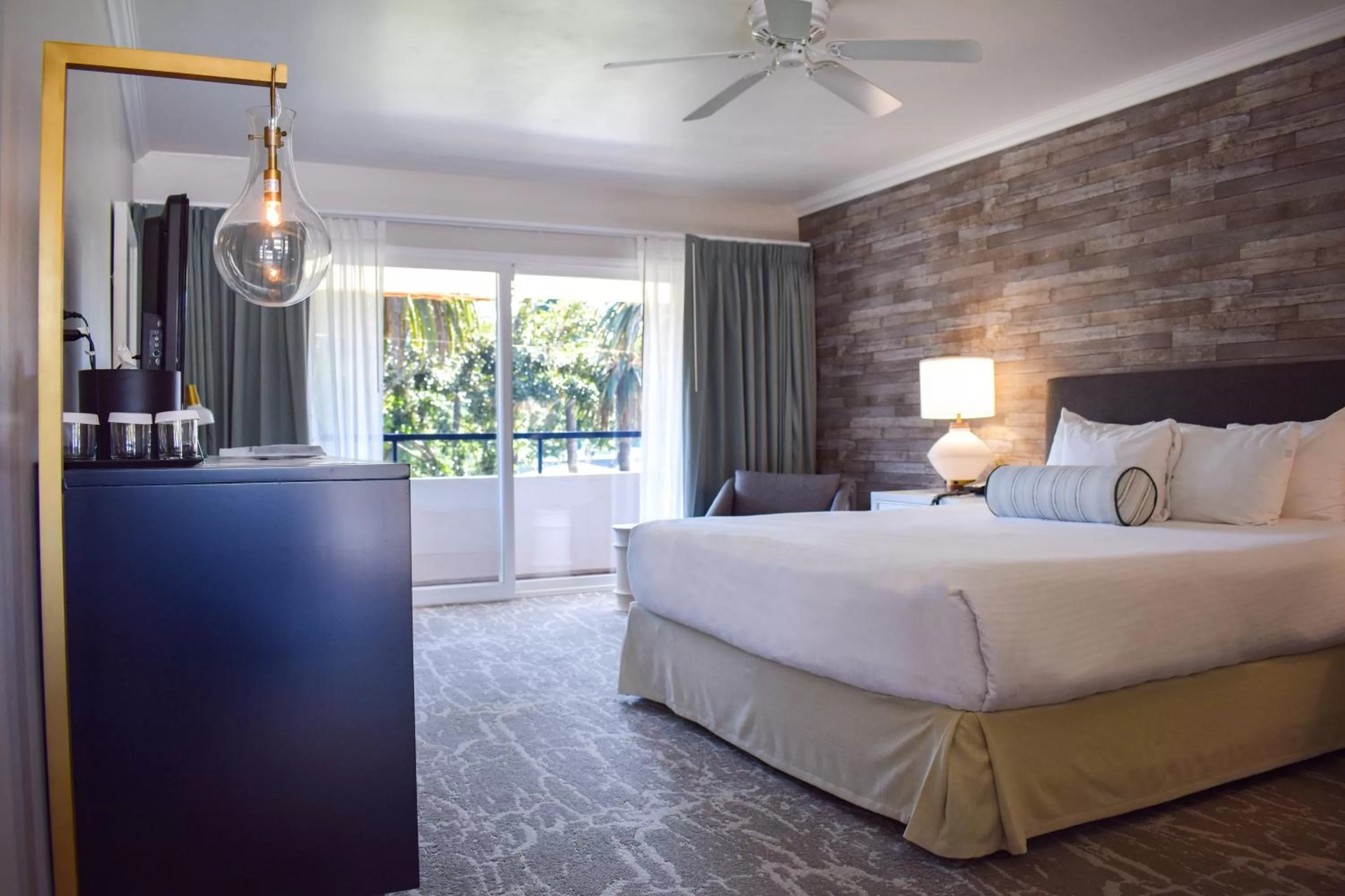 King Room - Park Side in Beachside Inn