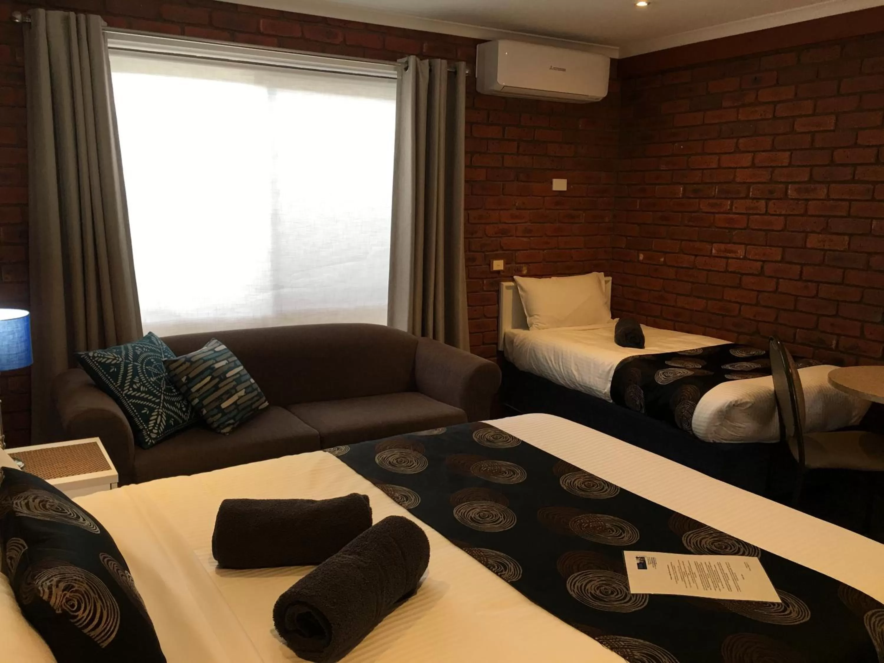 Twin Room in Melton Motor Inn and Apartments