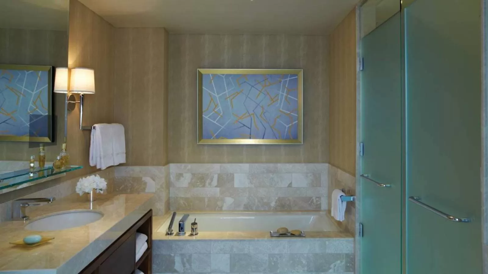 Double Room with Two Double Beds and City View  in Four Seasons Baltimore