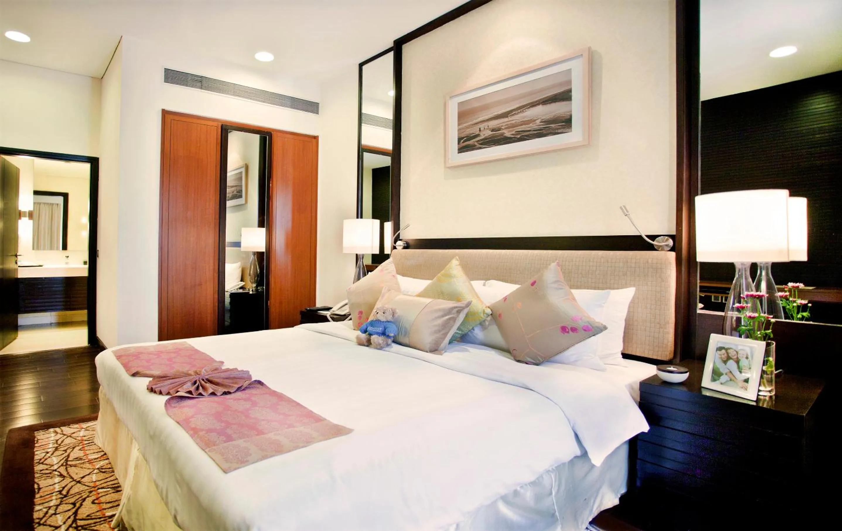 Classic One-Bedroom Apartment in Somerset Greenways Chennai