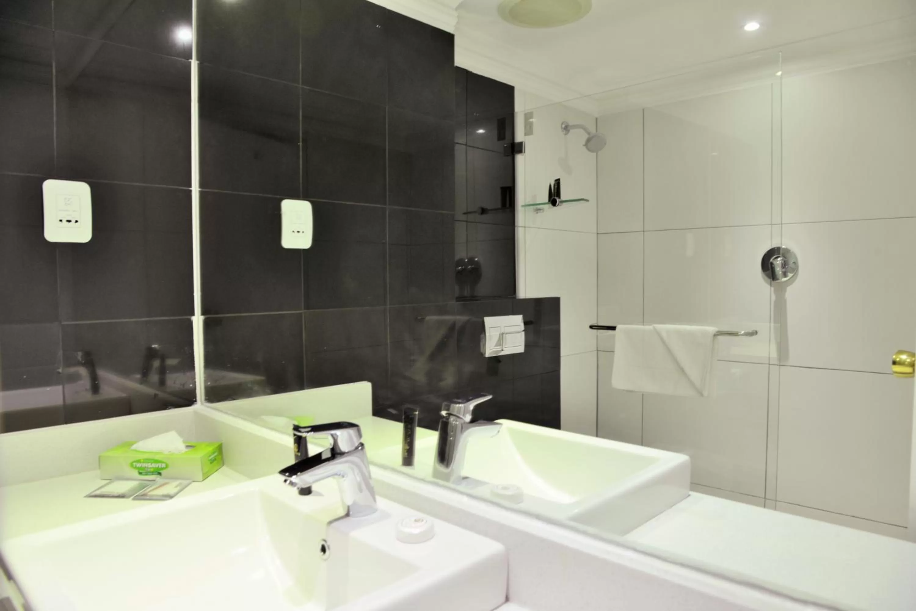 Double Room - Disability Access in The Capetonian - Halal