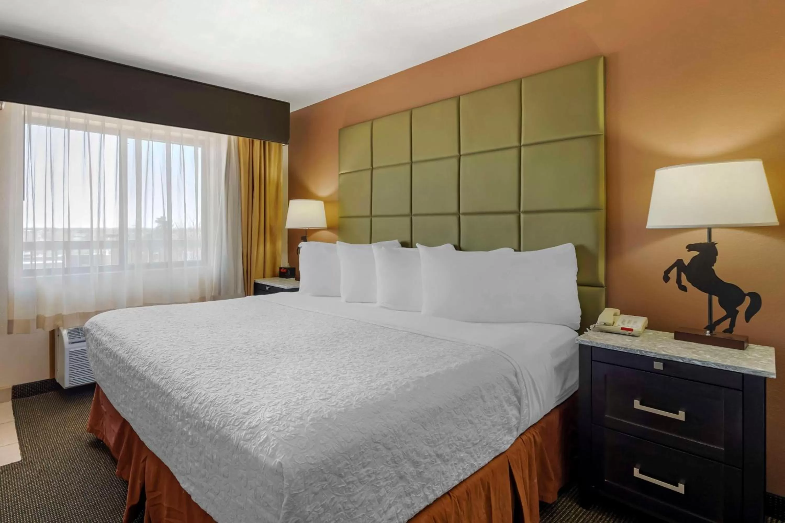 King Room with Balcony in Best Western Plus Country Inn & Suites