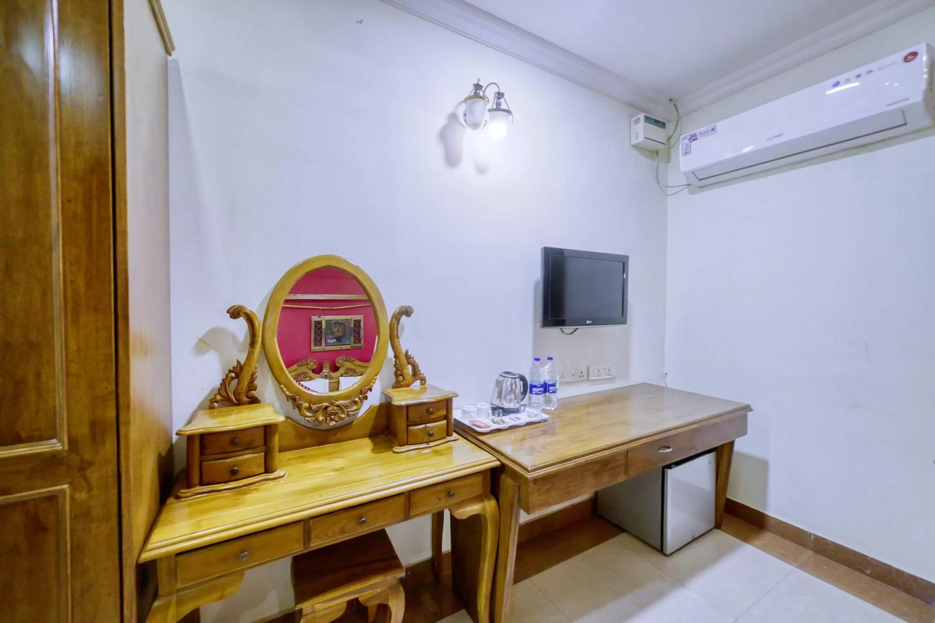 Superior King Room - single occupancy in HOTEL WINDSOR CASTLE