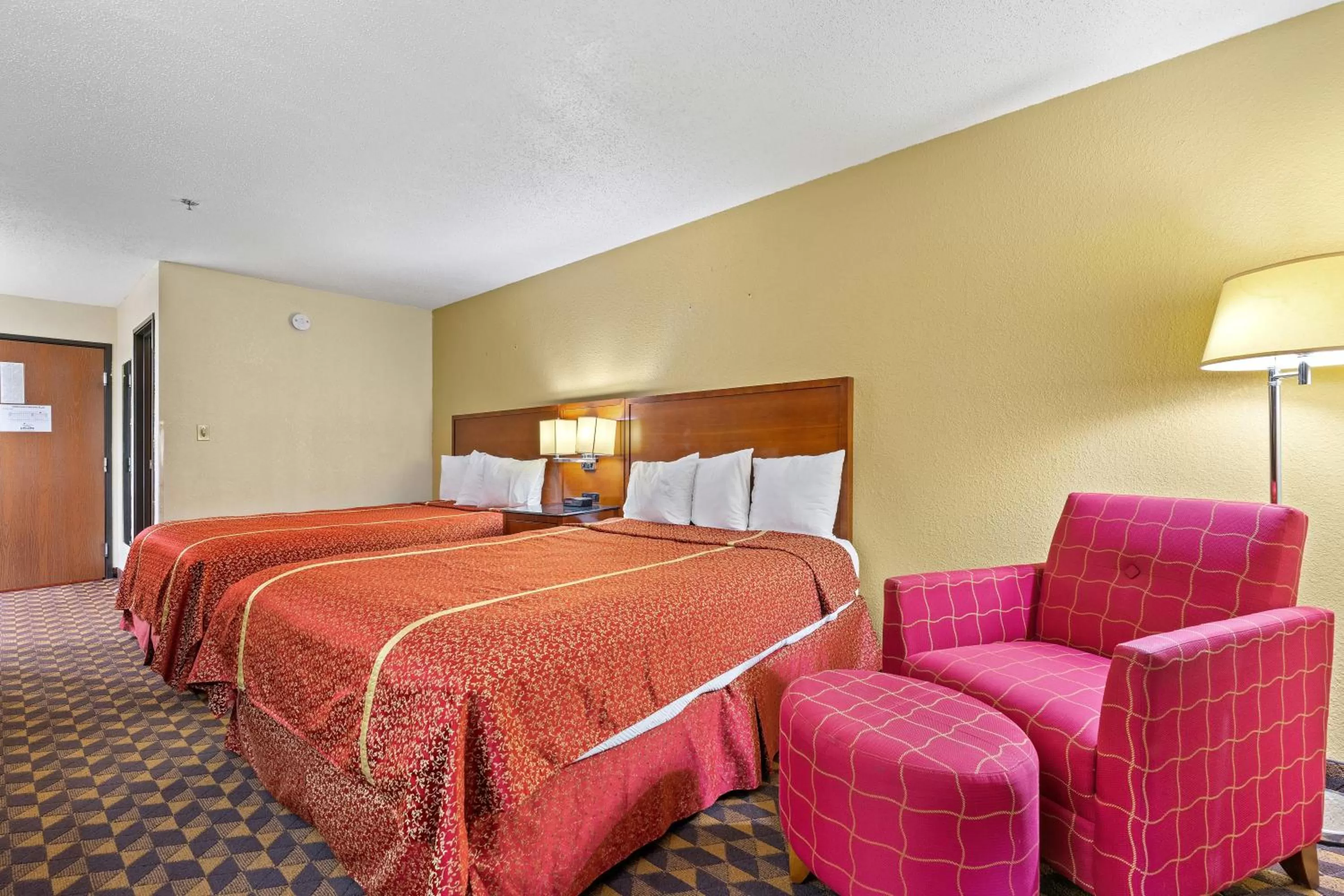 Queen Room with Two Queen Beds - Non-Smoking in Geneva Motel