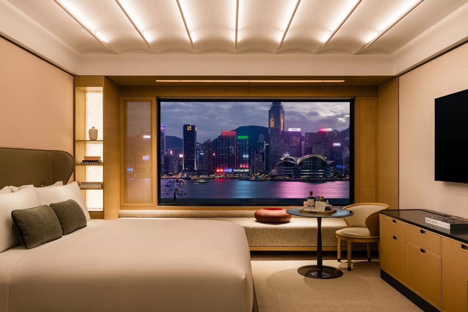 King Room with Harbor View - Club Access in Regent Hong Kong