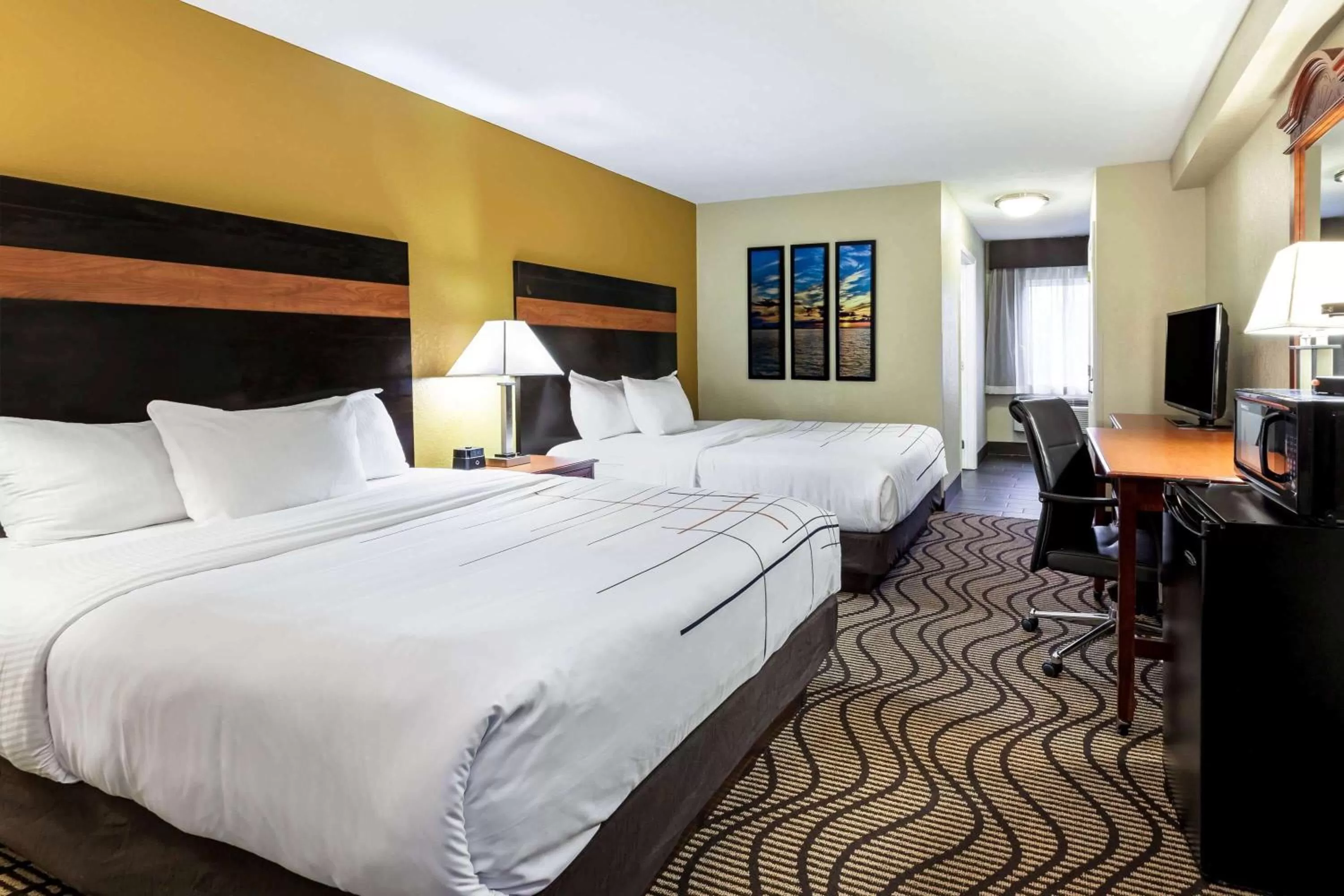 Deluxe Queen Room with Two Queen Beds - Non-Smoking in La Quinta Inn by Wyndham Sandusky near Cedar Point