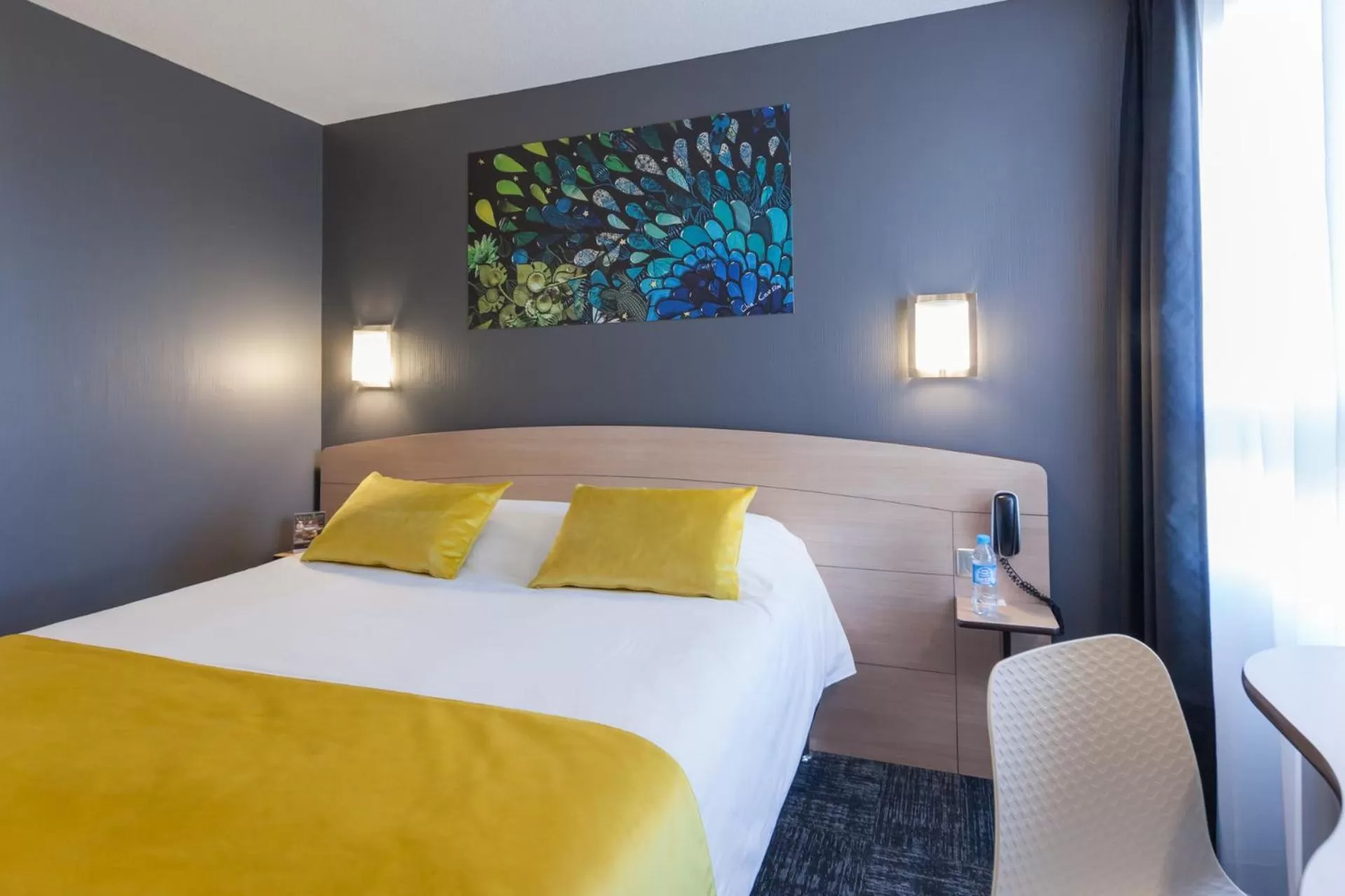 Double Room in Kyriad Niort-Espace MendesFrance