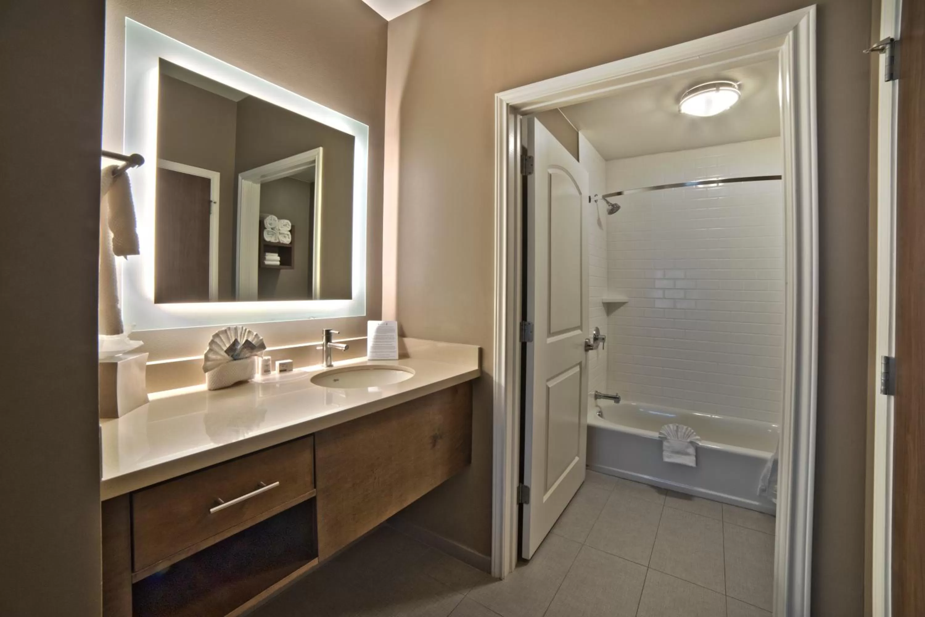 King Studio Suite in Staybridge Suites Houston - Humble Beltway 8 E by IHG