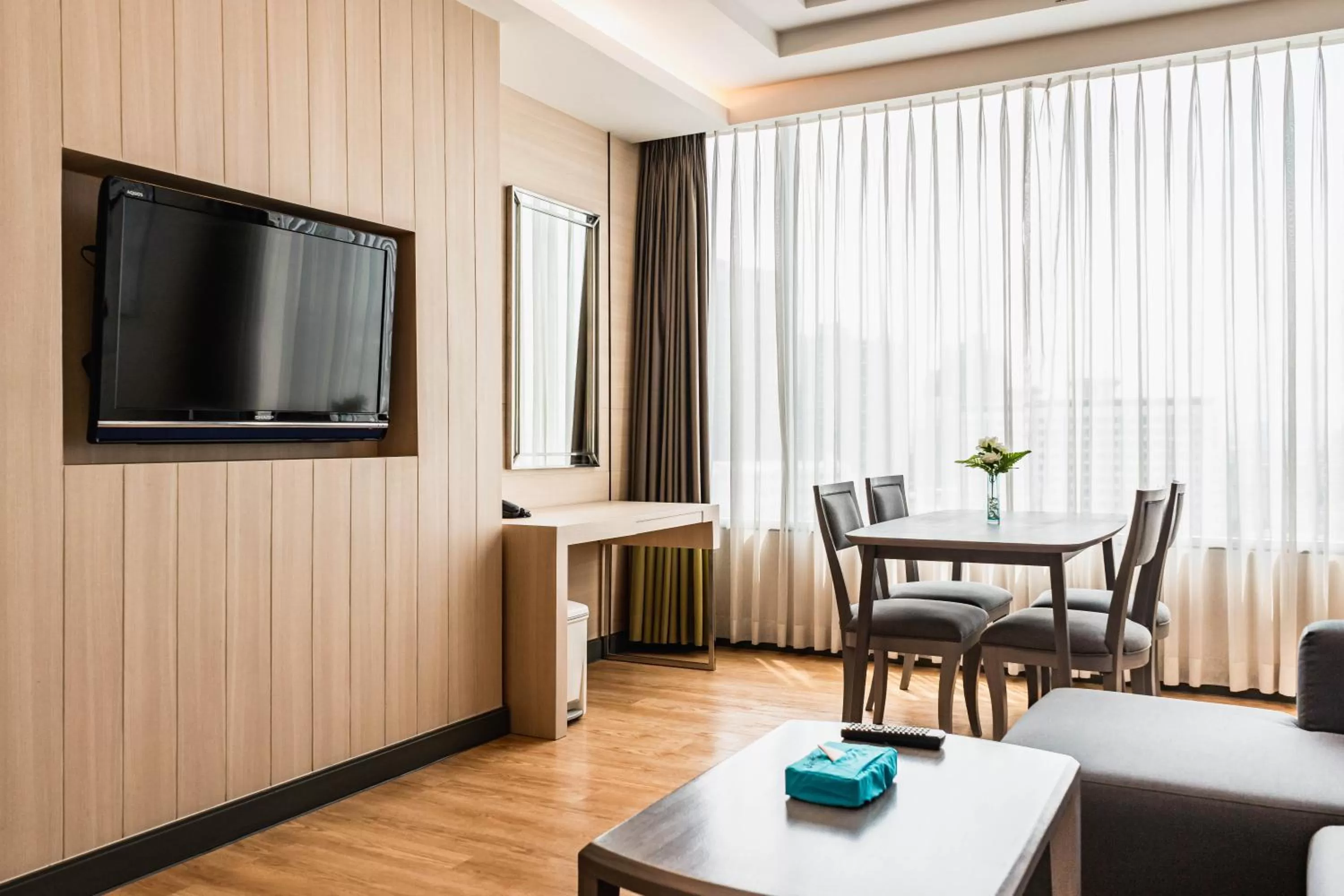 Deluxe Suite in Jasmine Resort Bangkok