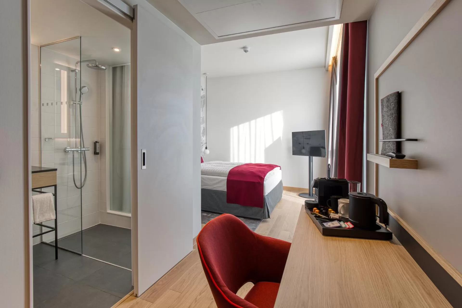 Superior Deluxe Double or Twin Room  - single occupancy in IntercityHotel Berlin Airport BER Terminal 1 & 2