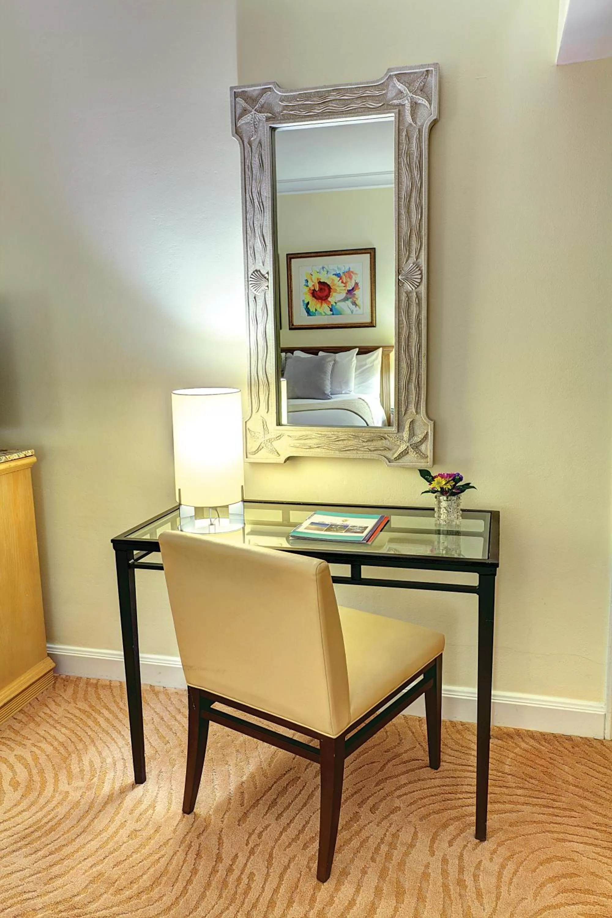 King Room with Partial Ocean View in Sea View Hotel