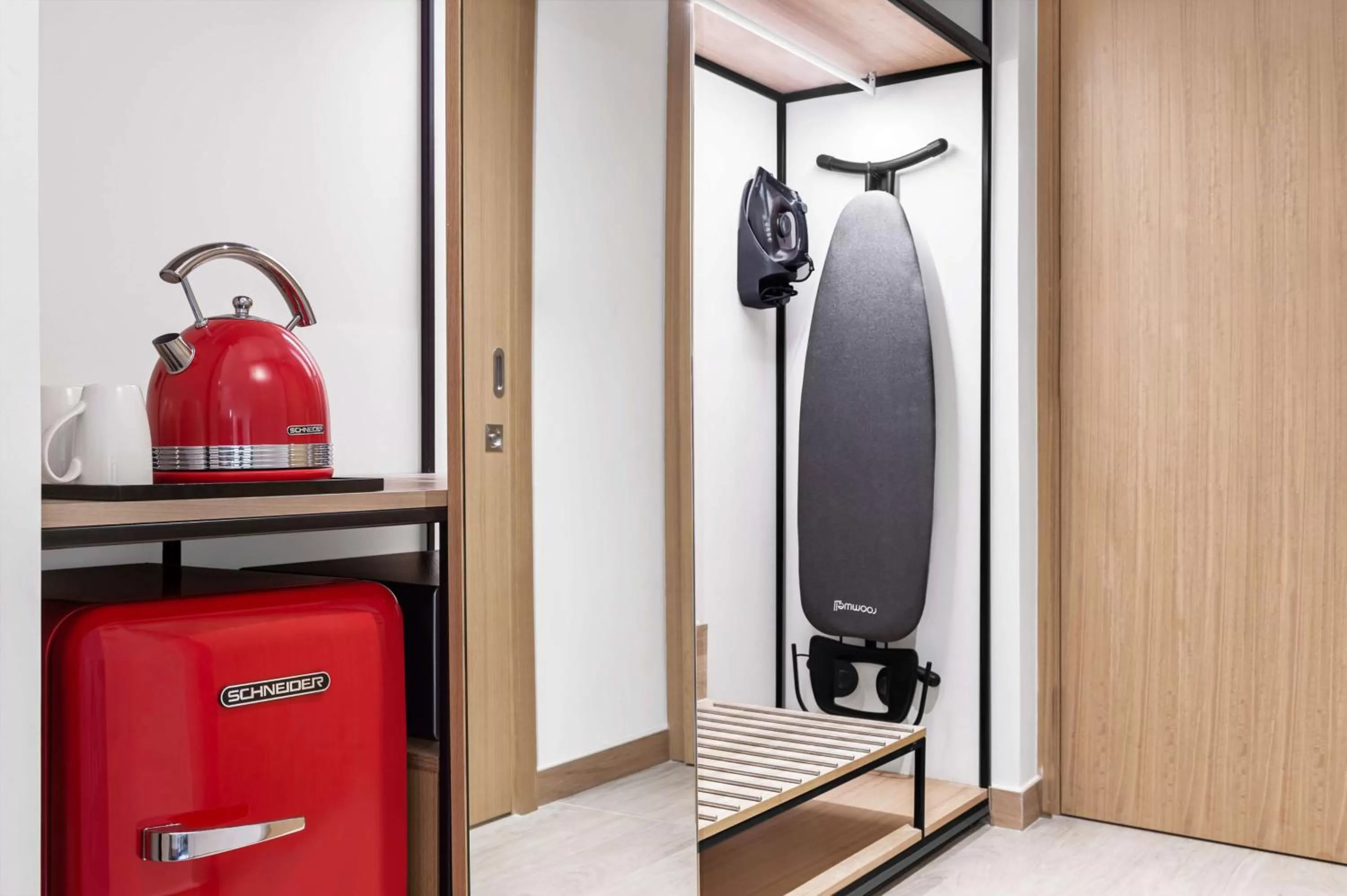 Connecting King Family Room with Sea View in Hampton by Hilton Marjan Island