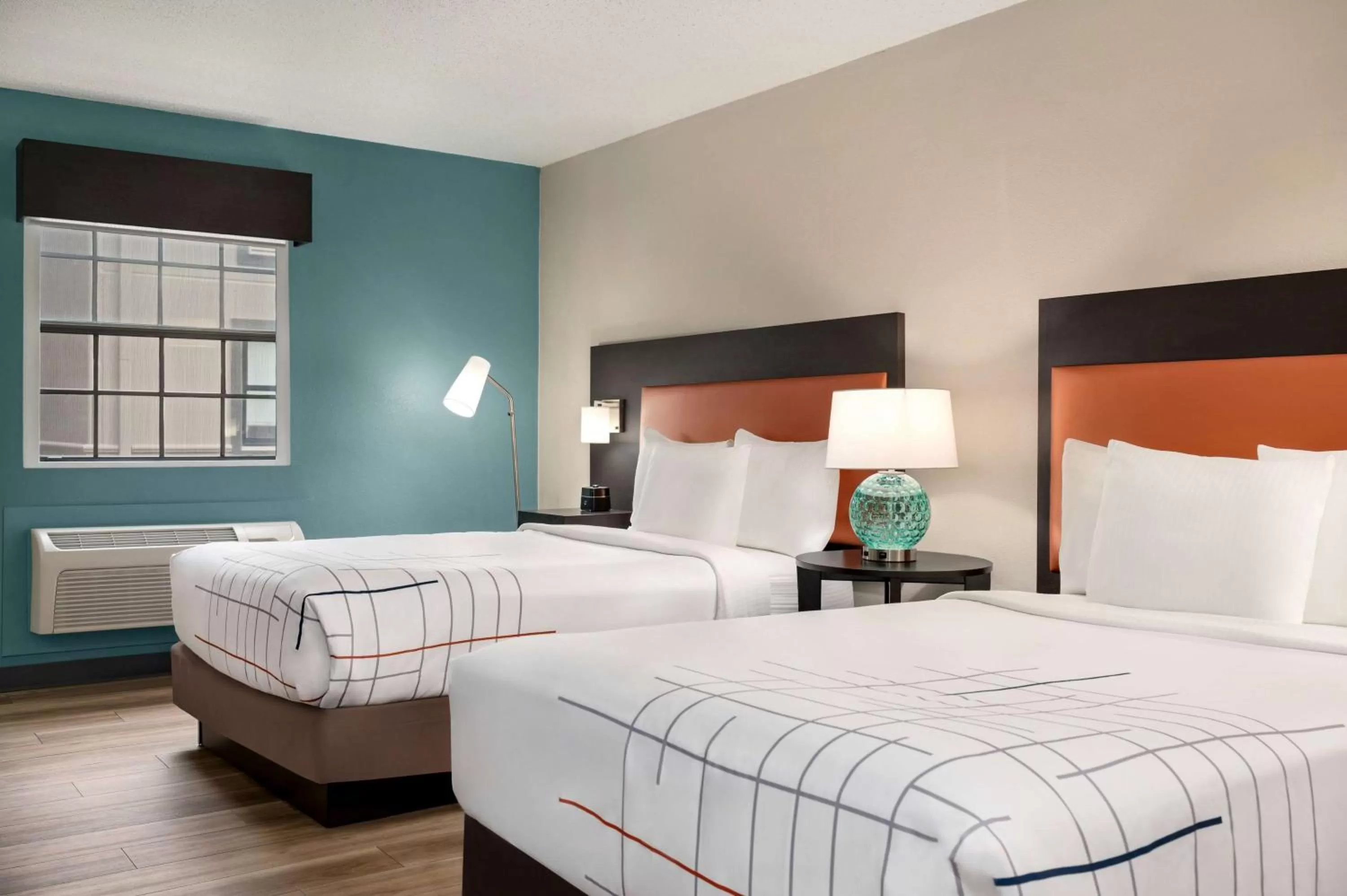 Deluxe Double with Two Double Beds  in La Quinta Inn by Wyndham Columbus Airport Area