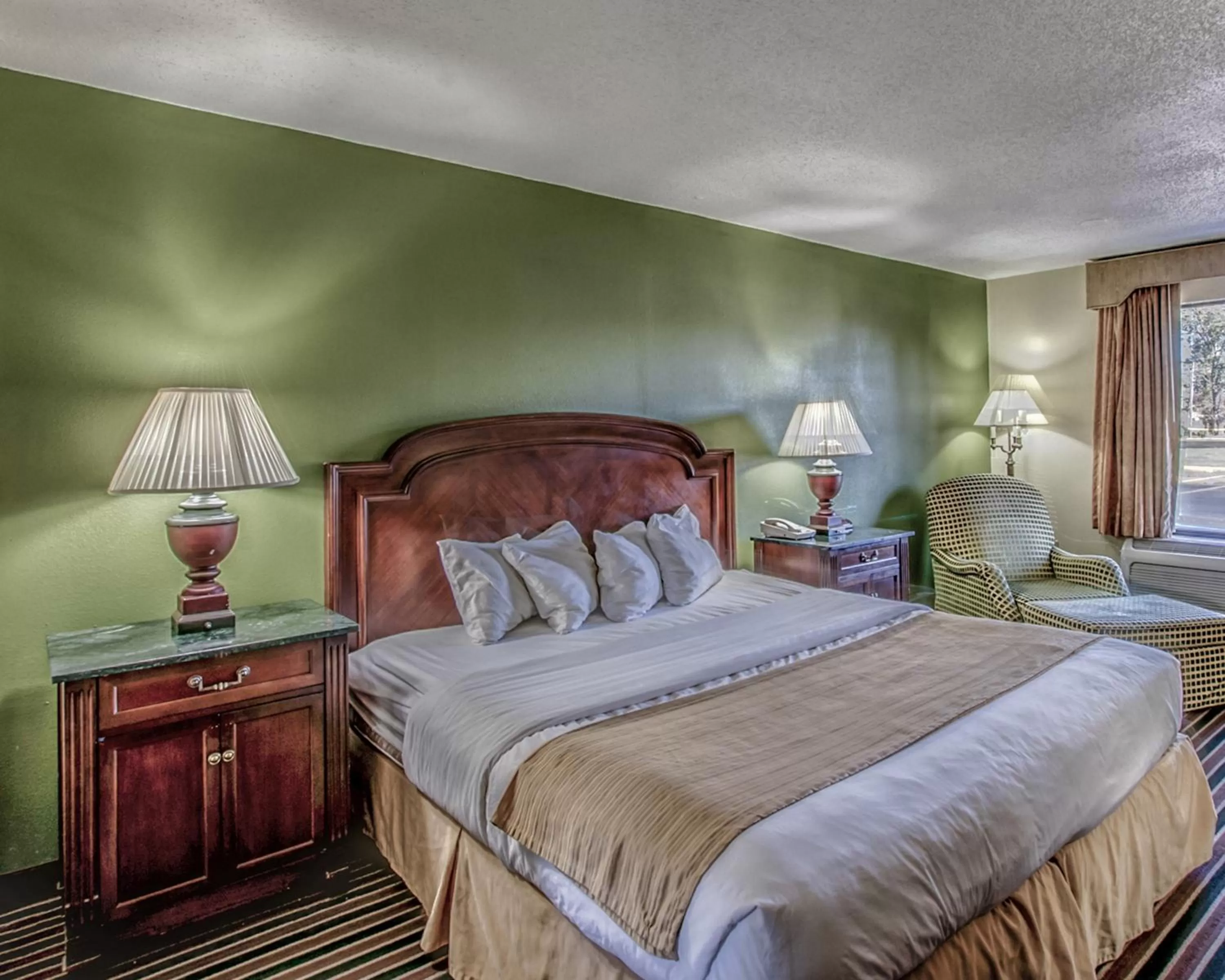 King Room - Smoking  in Quality Inn Kings Mountain