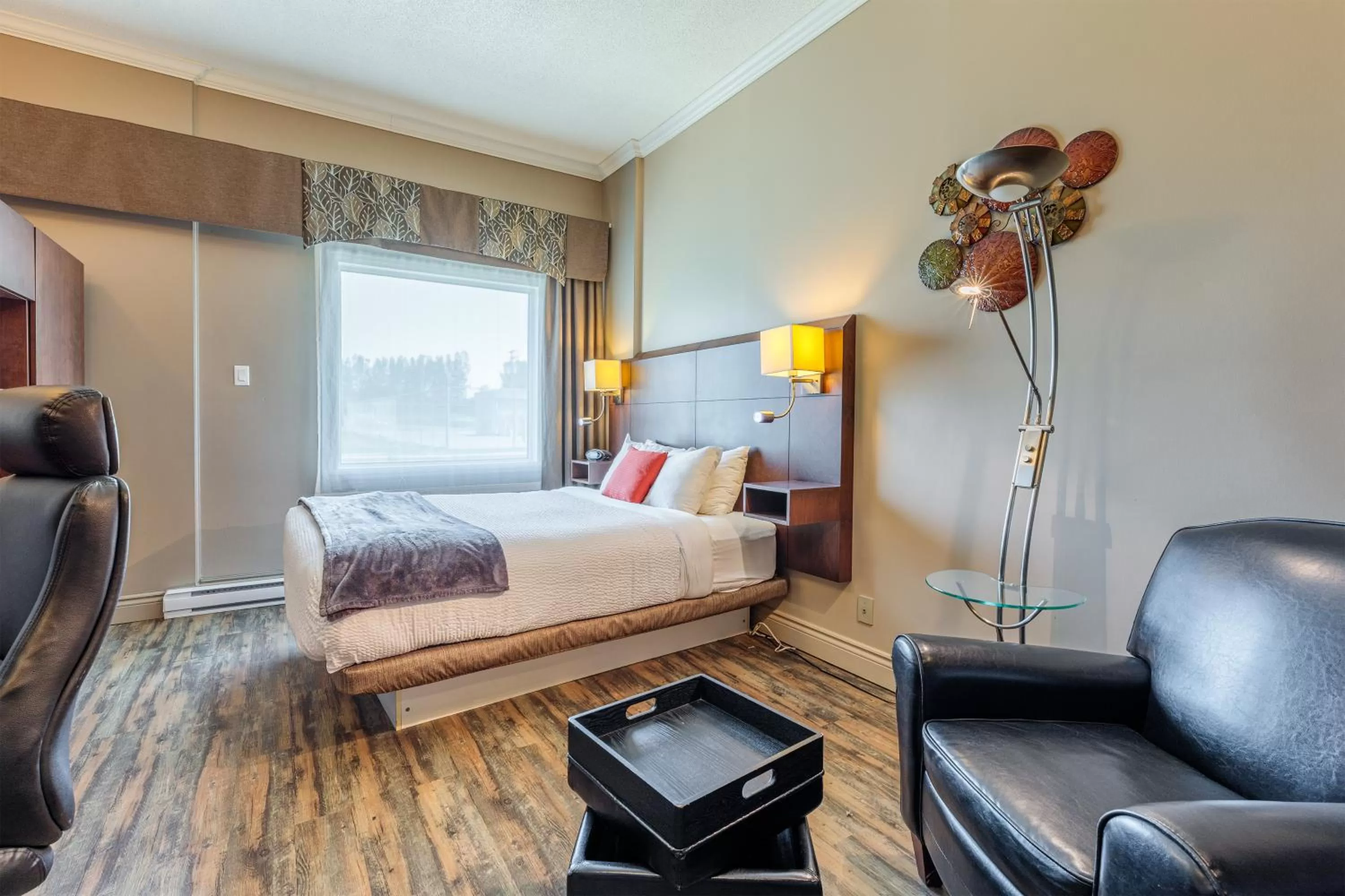 Queen Room - Non-Smoking in Days Inn by Wyndham Berthierville