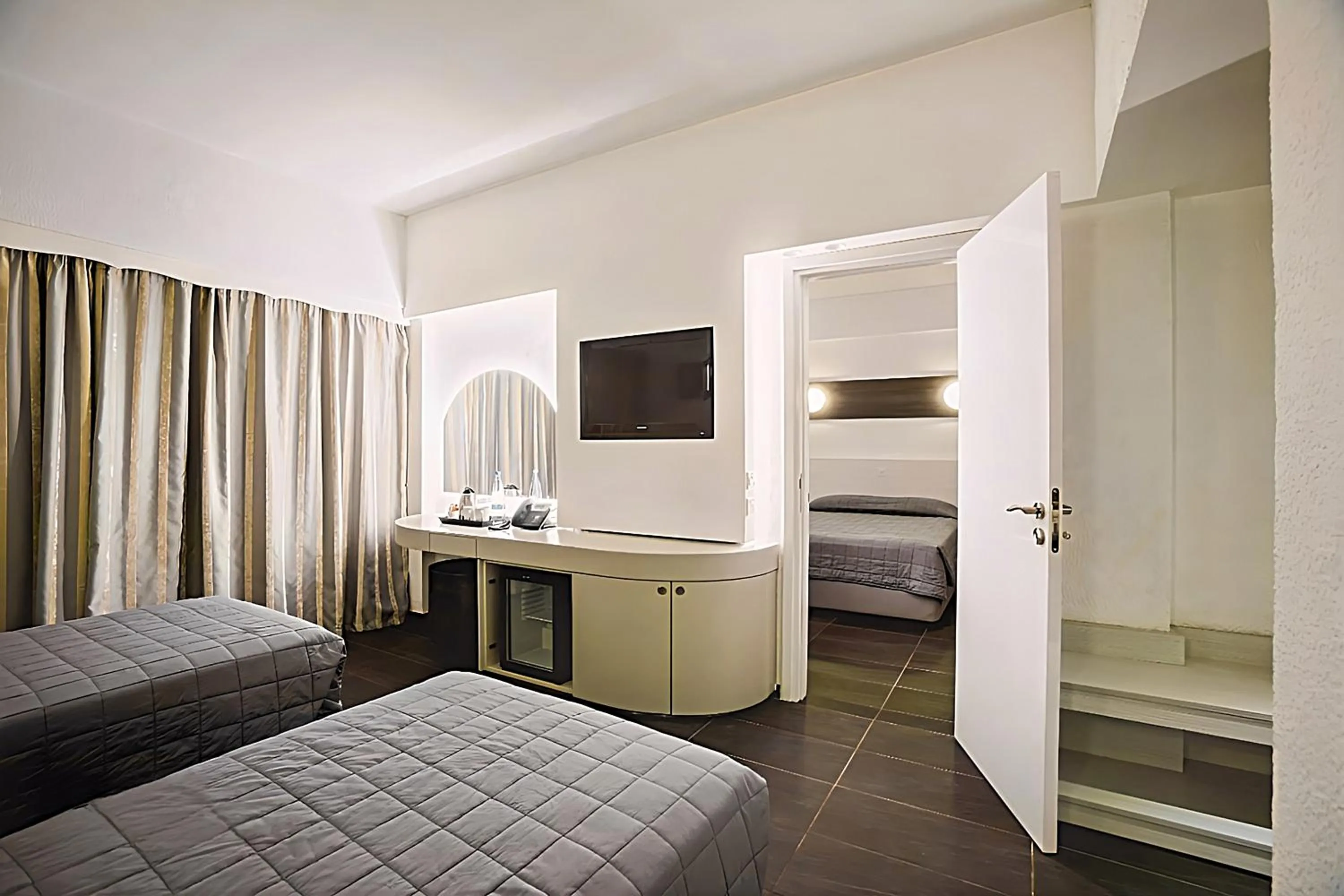 Family Interconnecting Room with Balcony in Sveltos Hotel