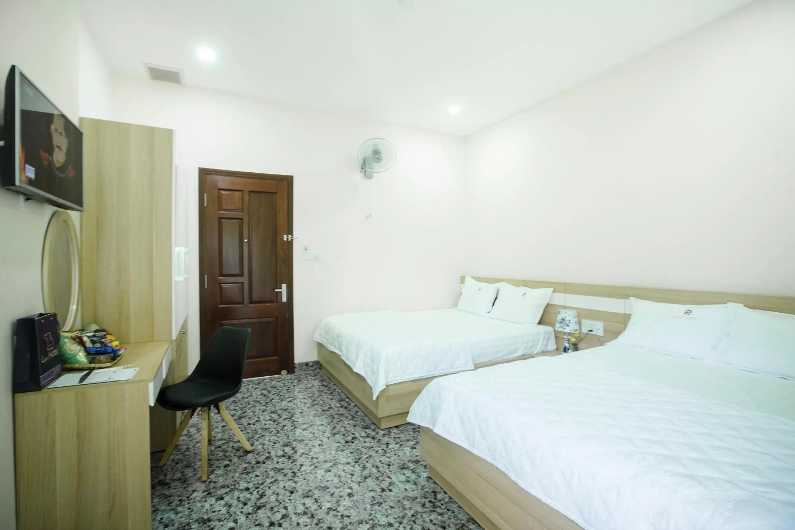 Deluxe Double or Twin Room with Balcony in Lys Hotel