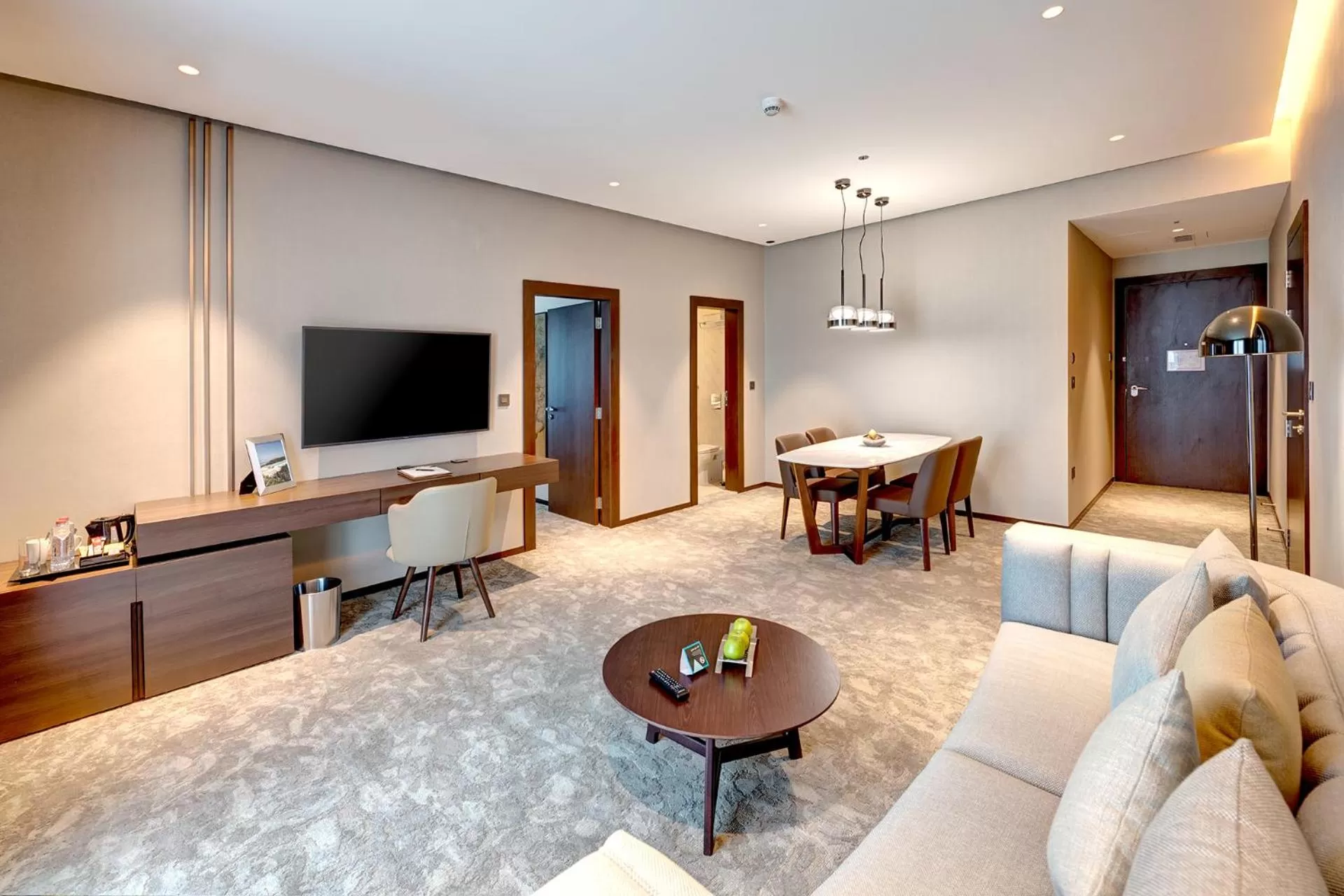 Deluxe Sky One Bedroom Suite with Club Access in Millennium Place Barsha Heights Hotel