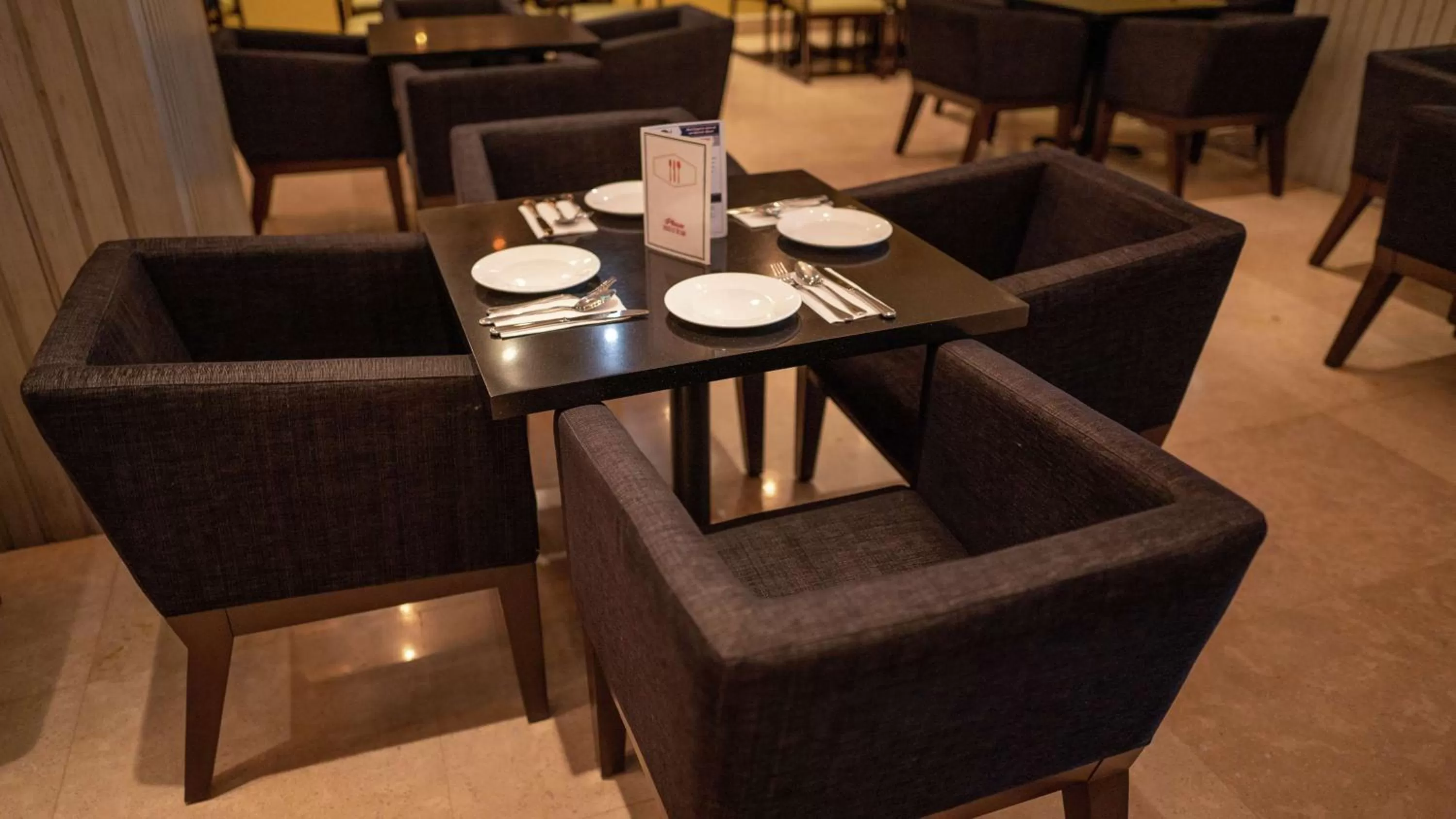 Restaurant/places to eat in Hampton by Hilton Panama