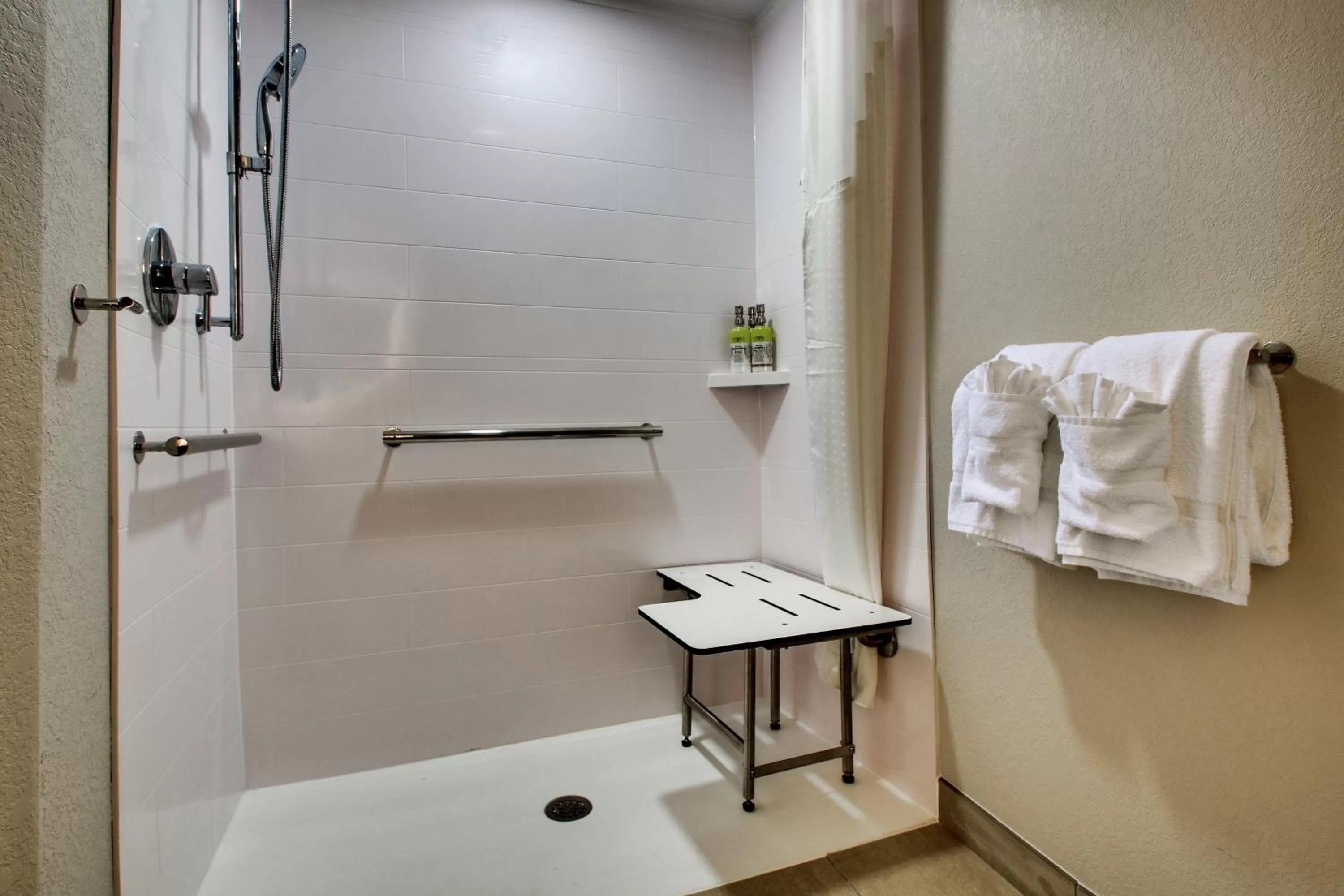 King Room - Hearing Accessible - Roll-in Shower in Holiday Inn Express Atlantic City W Pleasantville by IHG