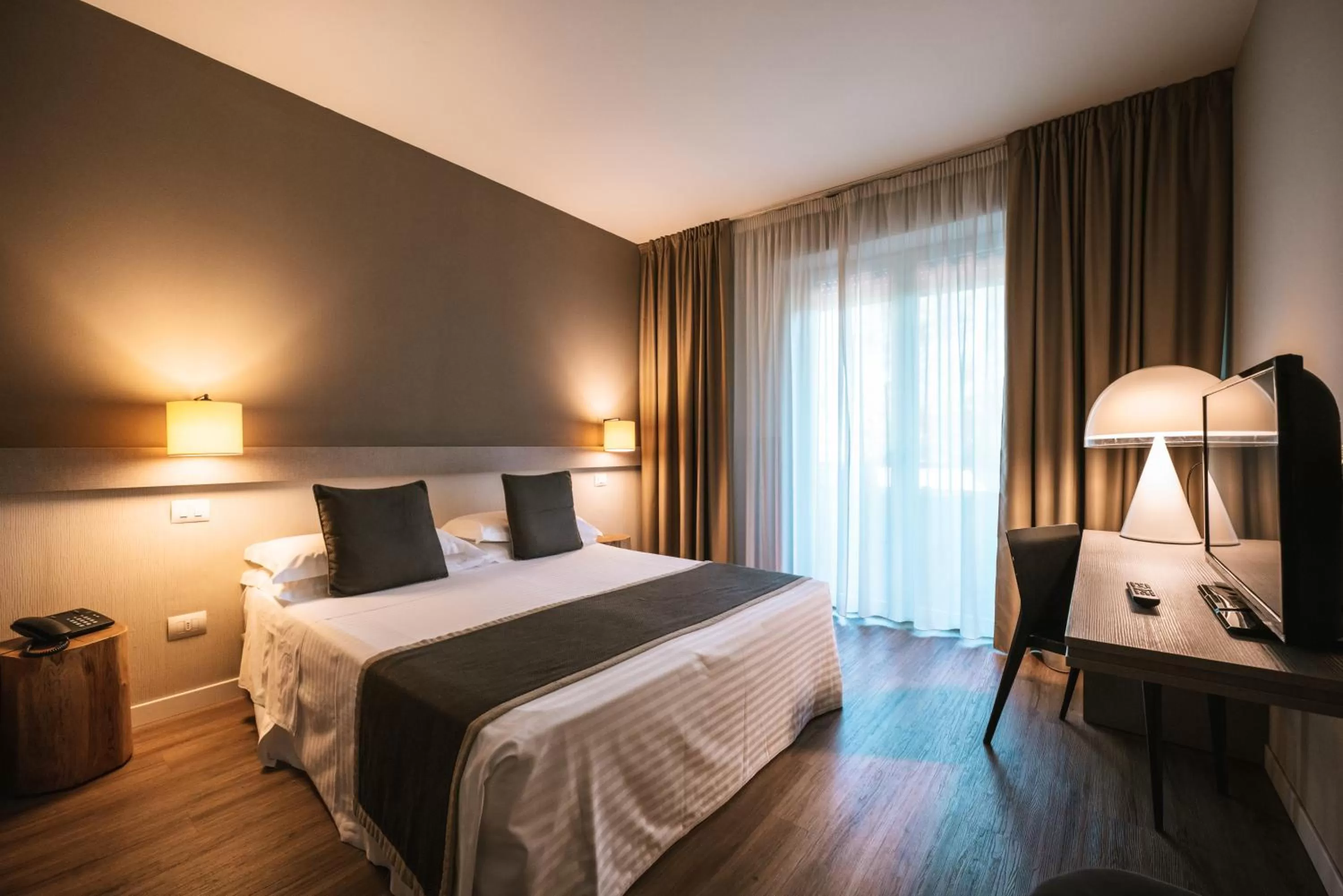 Superior Double or Twin Room in Hotel De La Ville