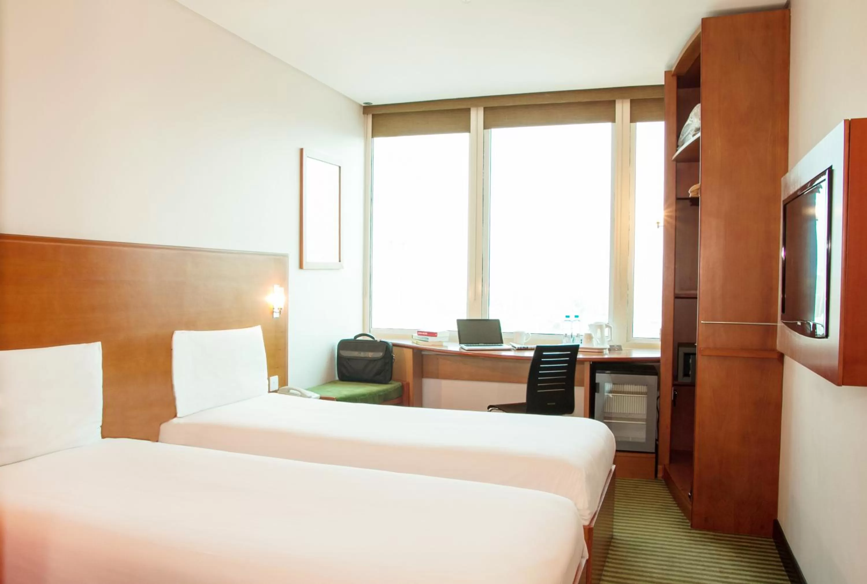 Standard Twin Room in ibis Kuwait Salmiya