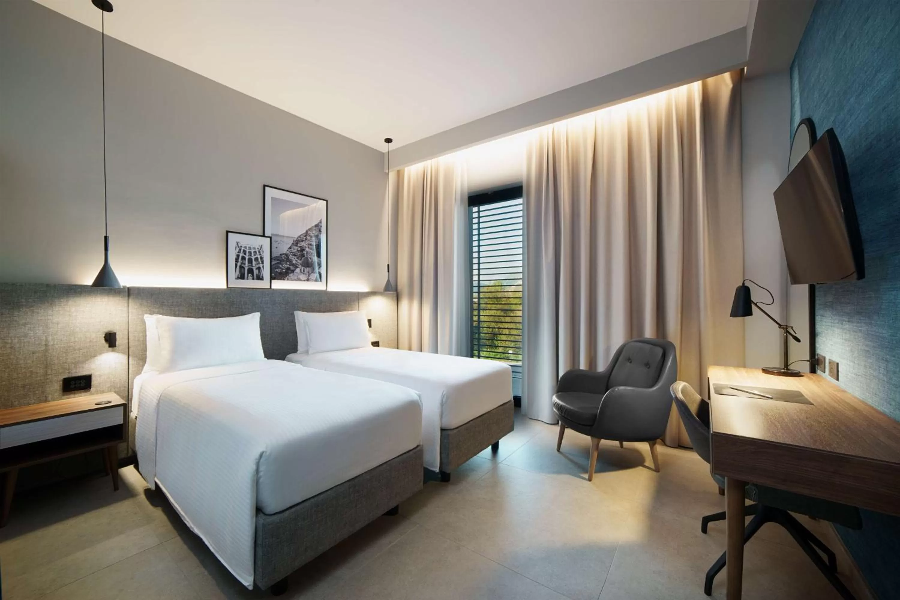 Superior Room - Balcony in Radisson Hotel Nola Naples