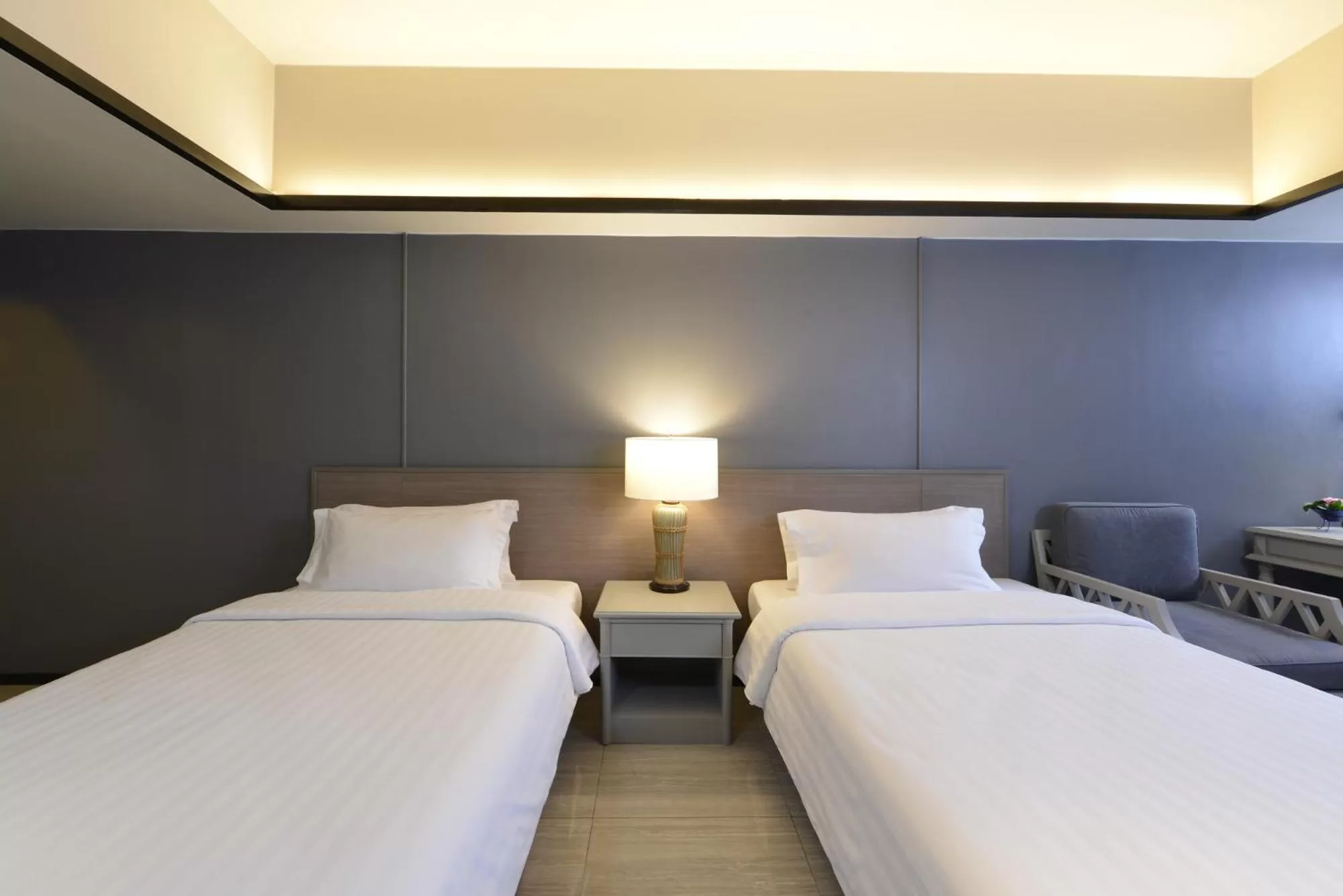 Superior Twin Room in Tinidee Hotel Bangkok Golf Club