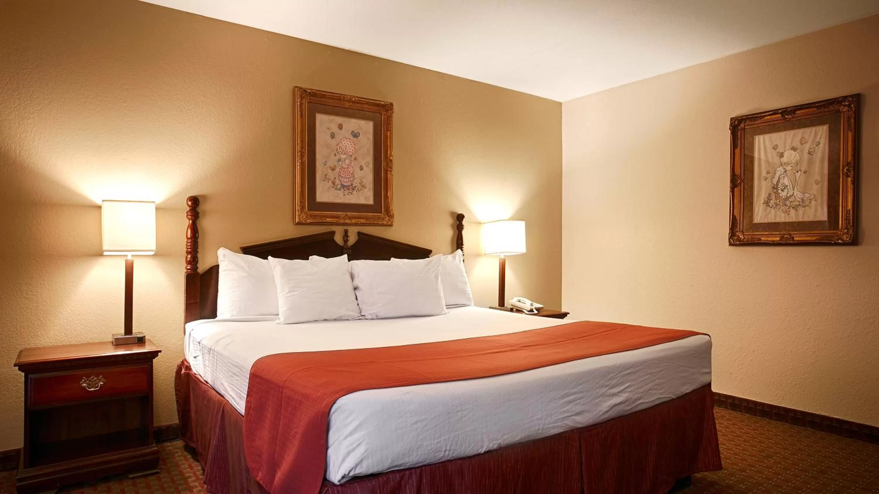 King Room - Accessible/Non-Smoking in Quality Inn & Suites Carthage near Precious Moments Chapel