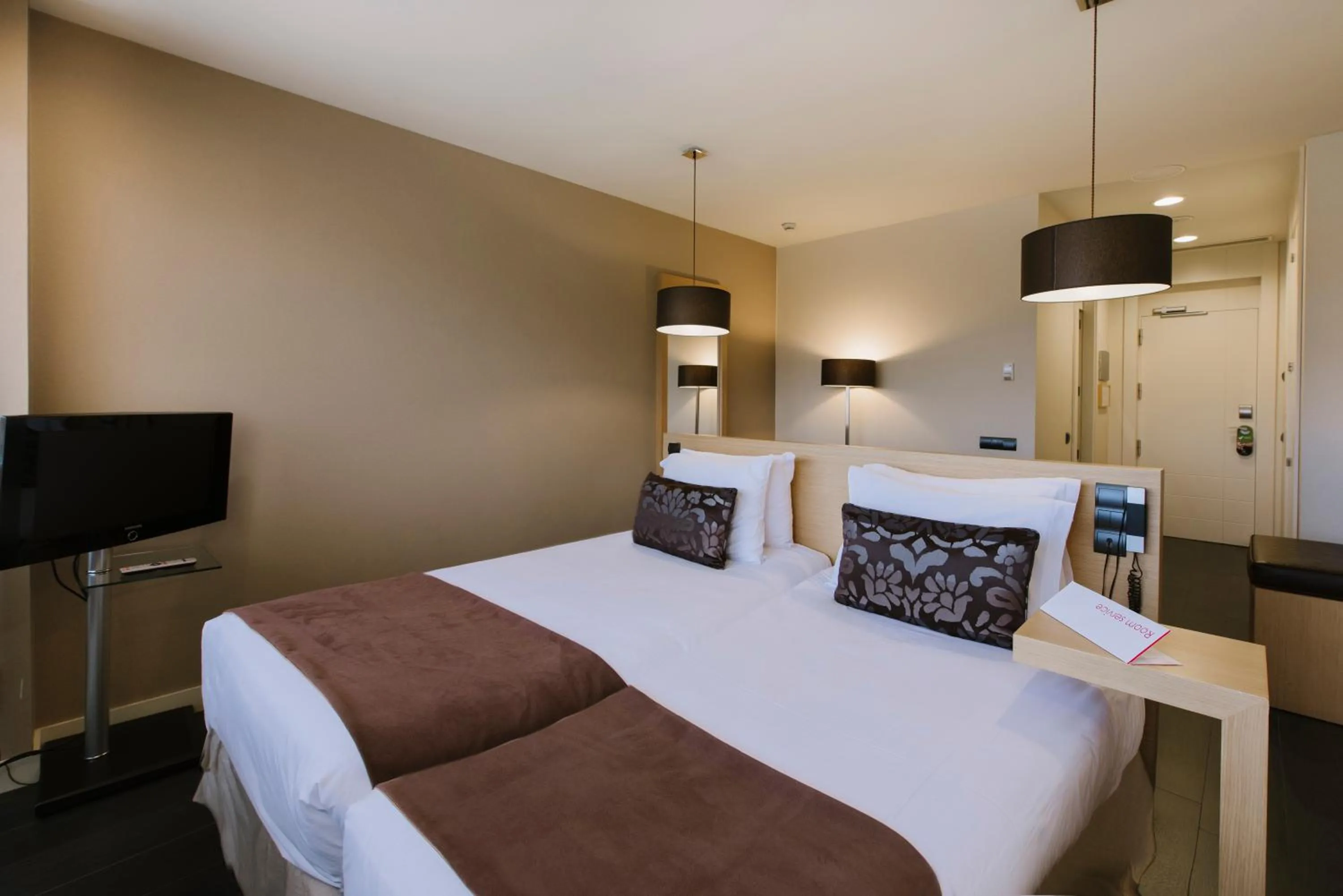 Double room (1 or 2 people) in PCM Forum Alcalá