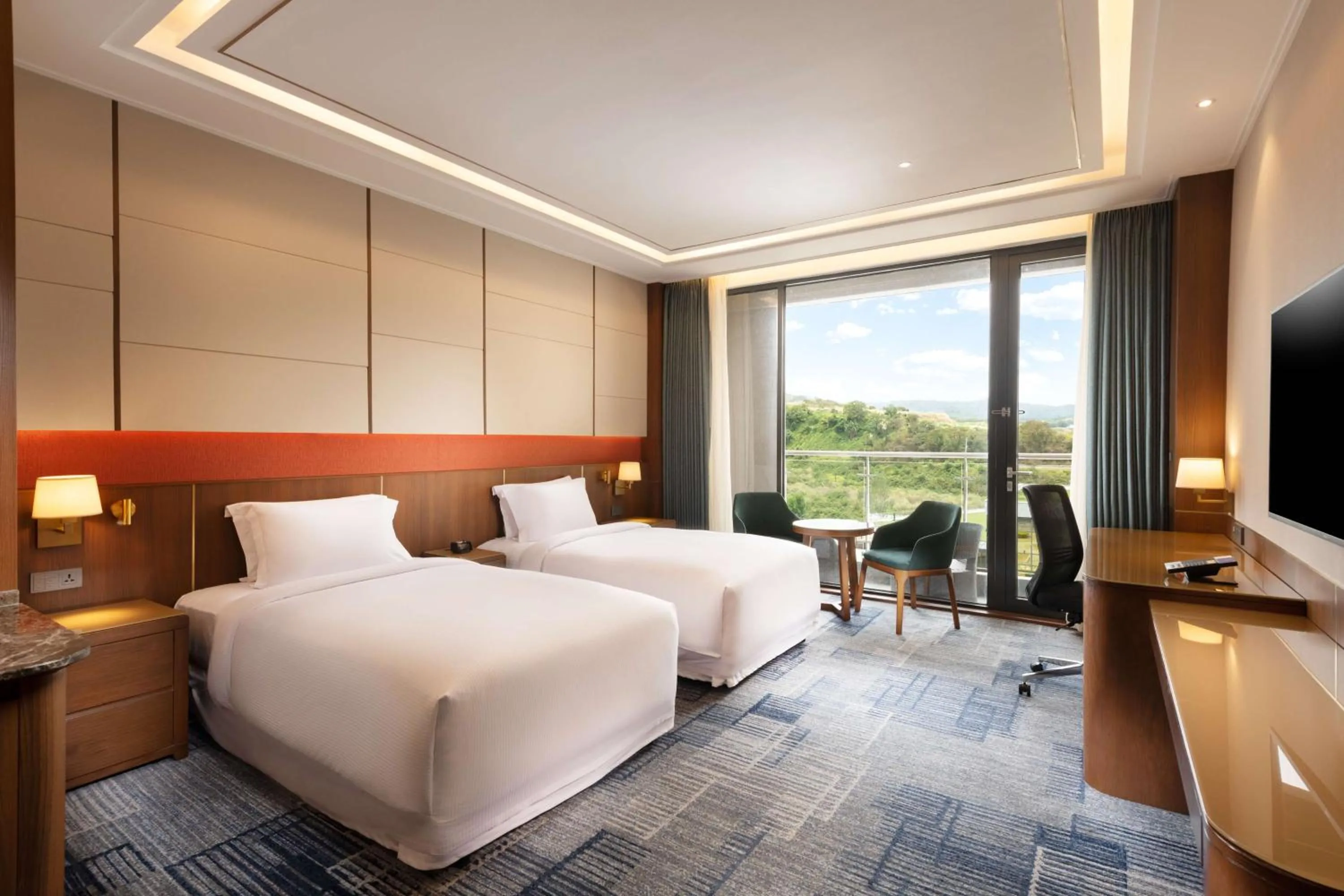 Executive Twin Room with Balcony  in Hilton Clark Sun Valley Resort