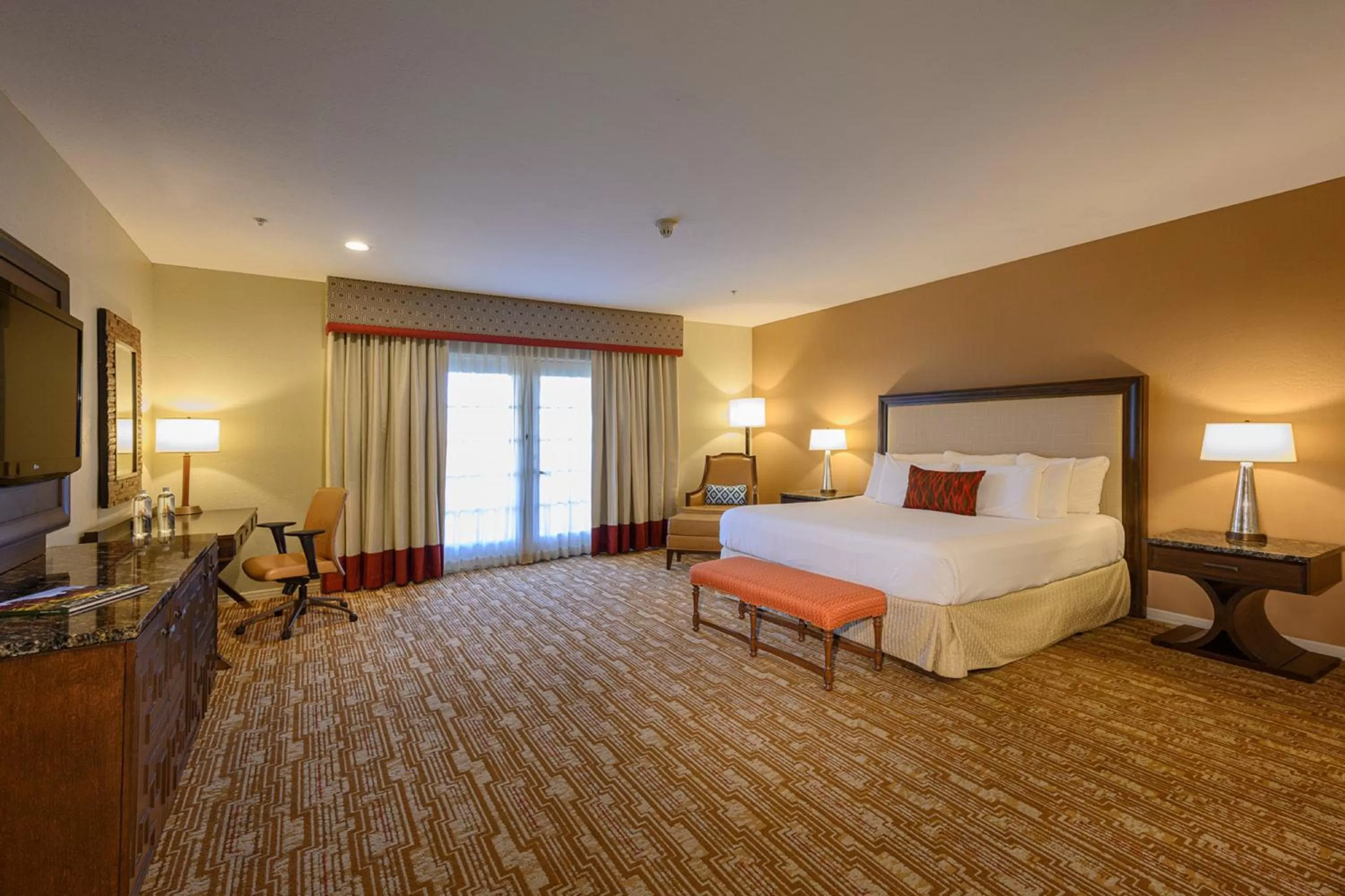 Adobe Terrace King Guest Room in The Wigwam
