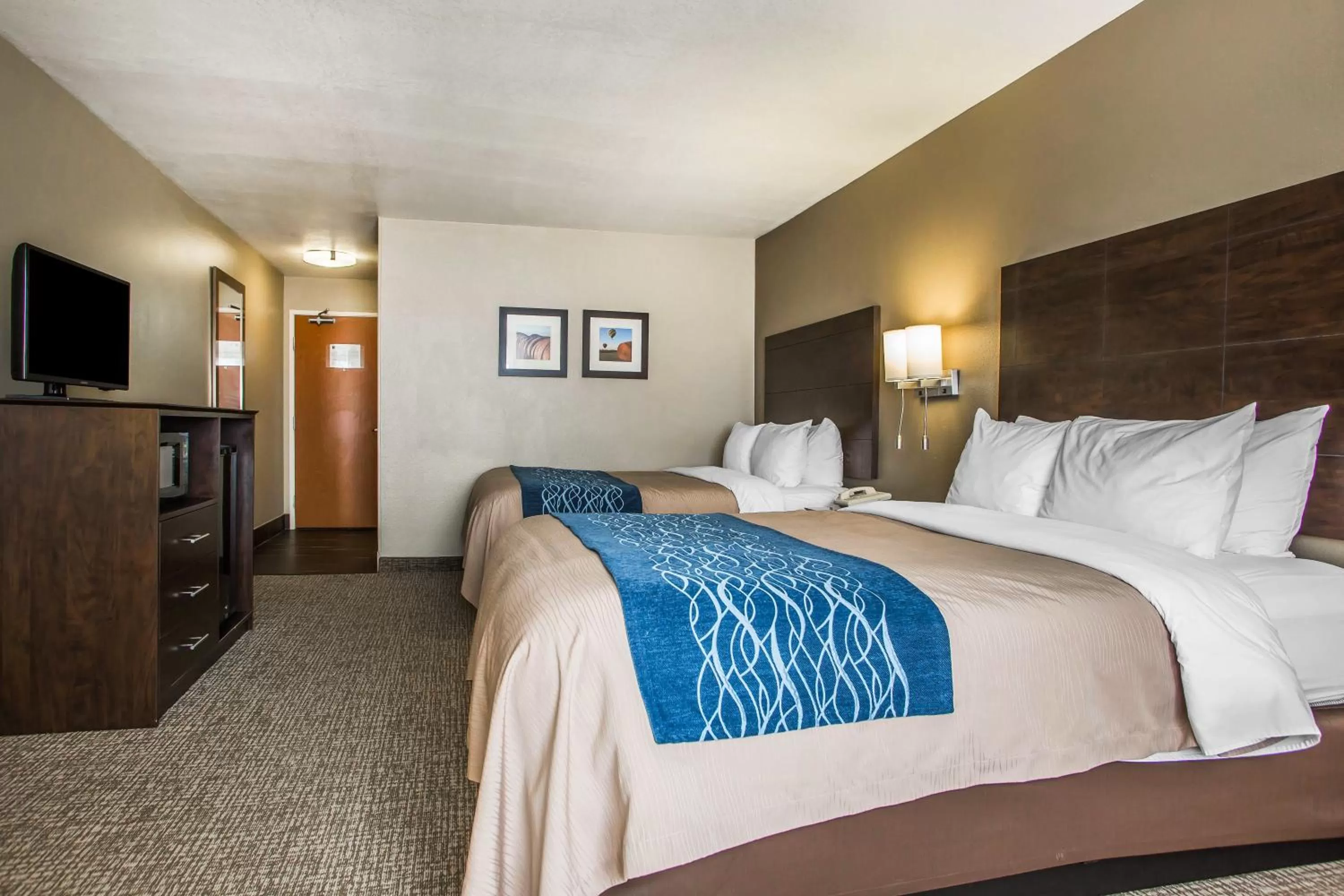 Standard Queen Room with Two Queen Beds - Non Smoking  in Comfort Inn & Suites Waterloo - Cedar Falls