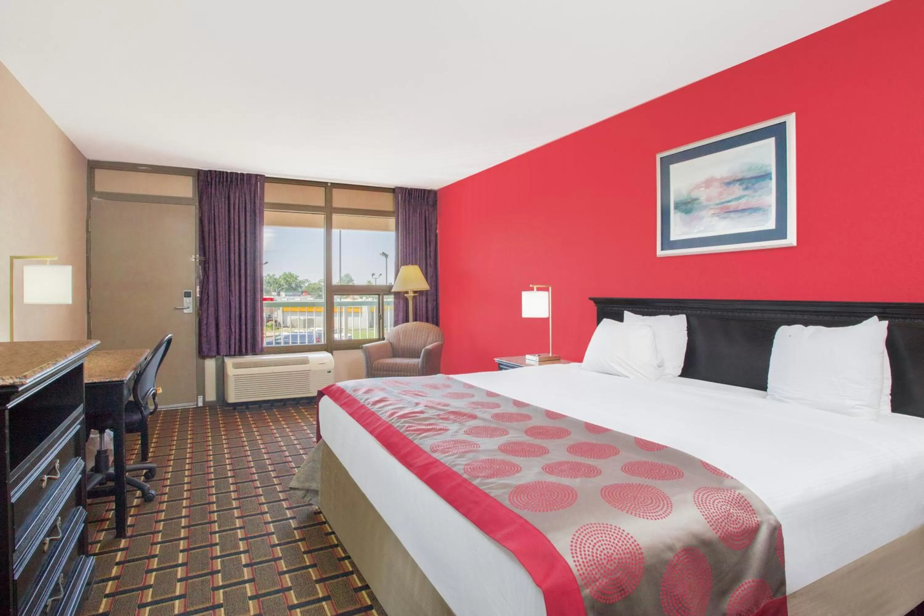 King Room in Ramada by Wyndham Edgewood Hotel & Conference Center