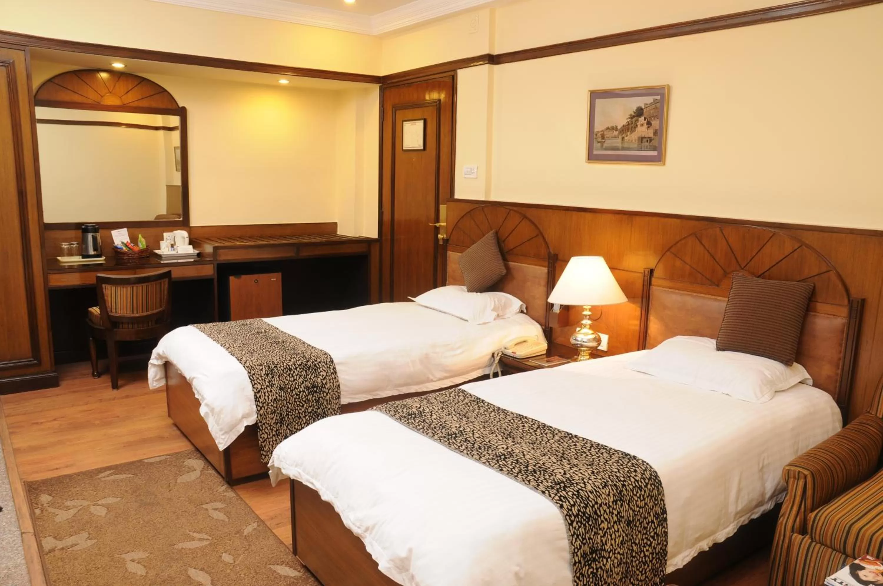 Deluxe Double Room in Lytton Hotel