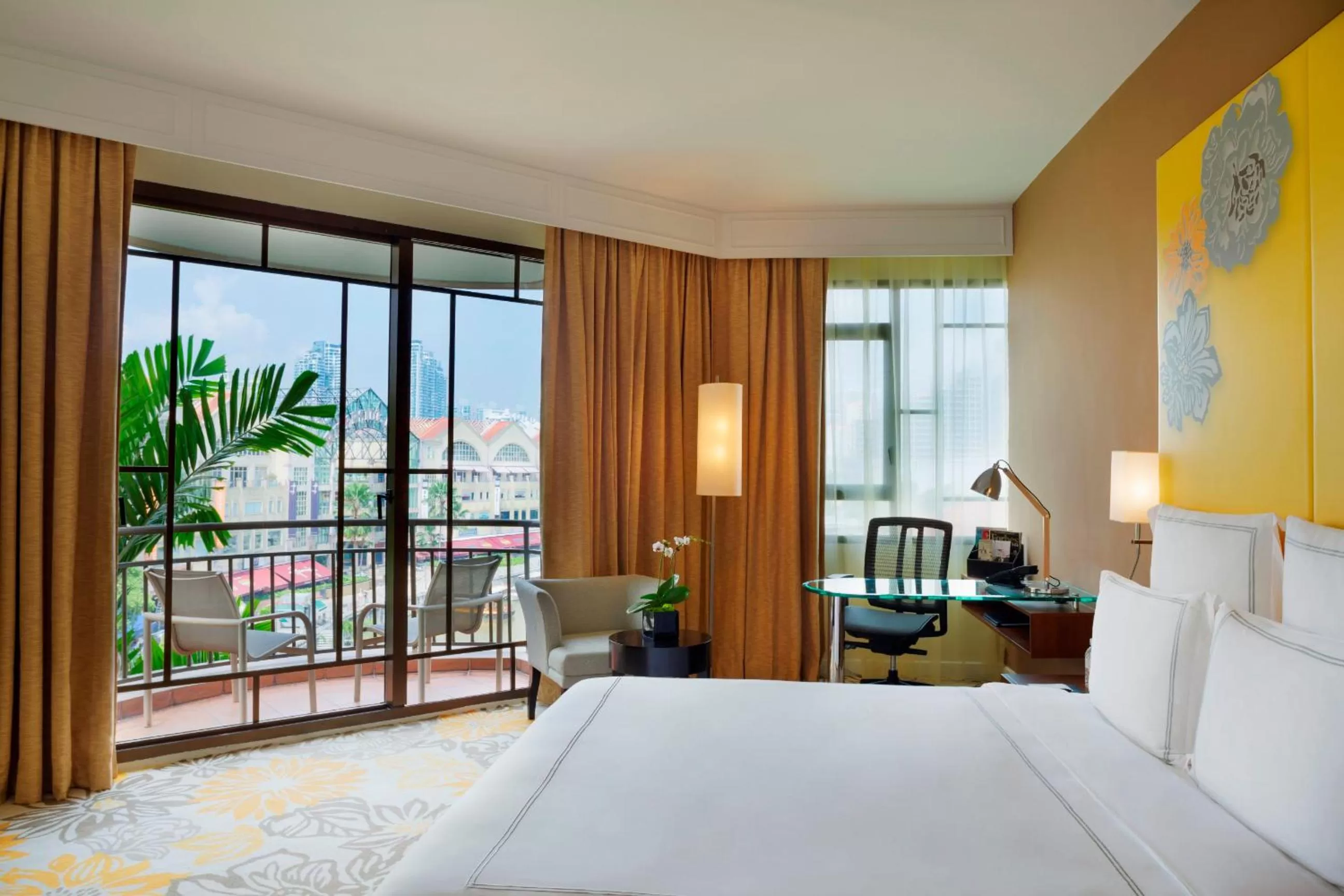 Select Clarke Quay with Breakfast, Afternoon Tea and Happy Hour in Paradox Singapore Merchant Court at Clarke Quay