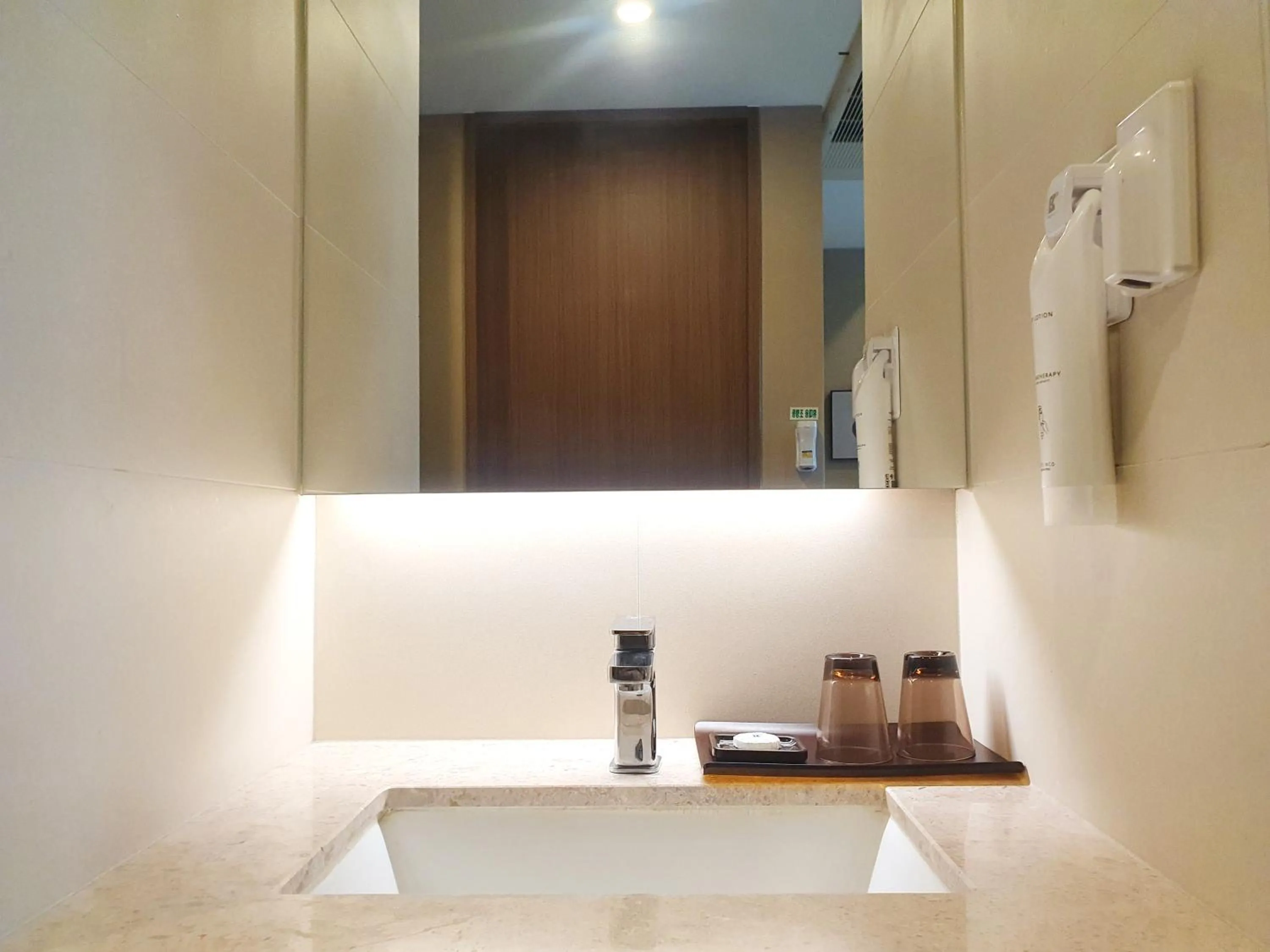 Limited Offer-Standard Double Room-No Parking Allowed in Busan Business Hotel