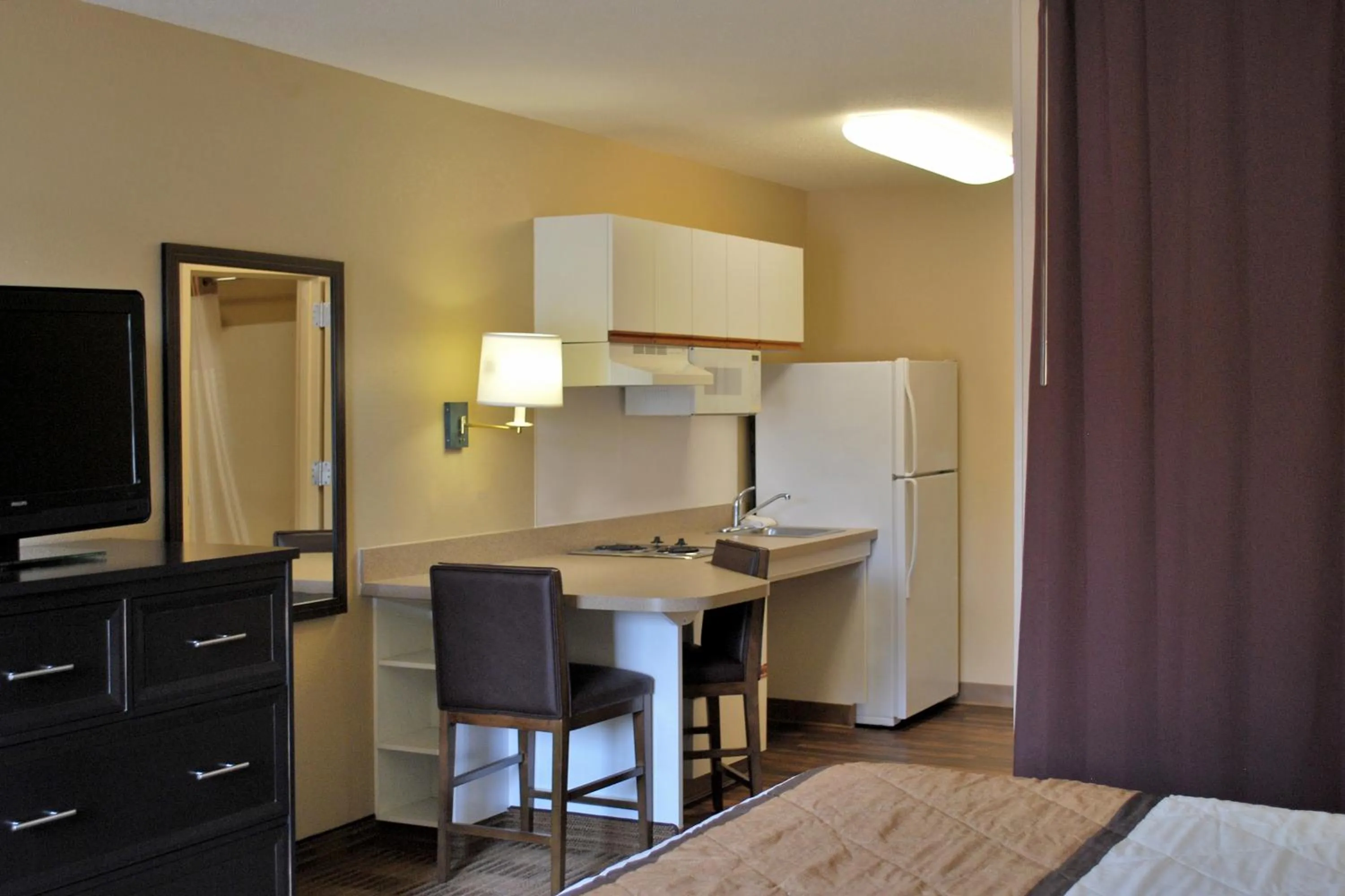 Kitchen or kitchenette in Extended Stay America Suites - Minneapolis - Airport - Eagan - North