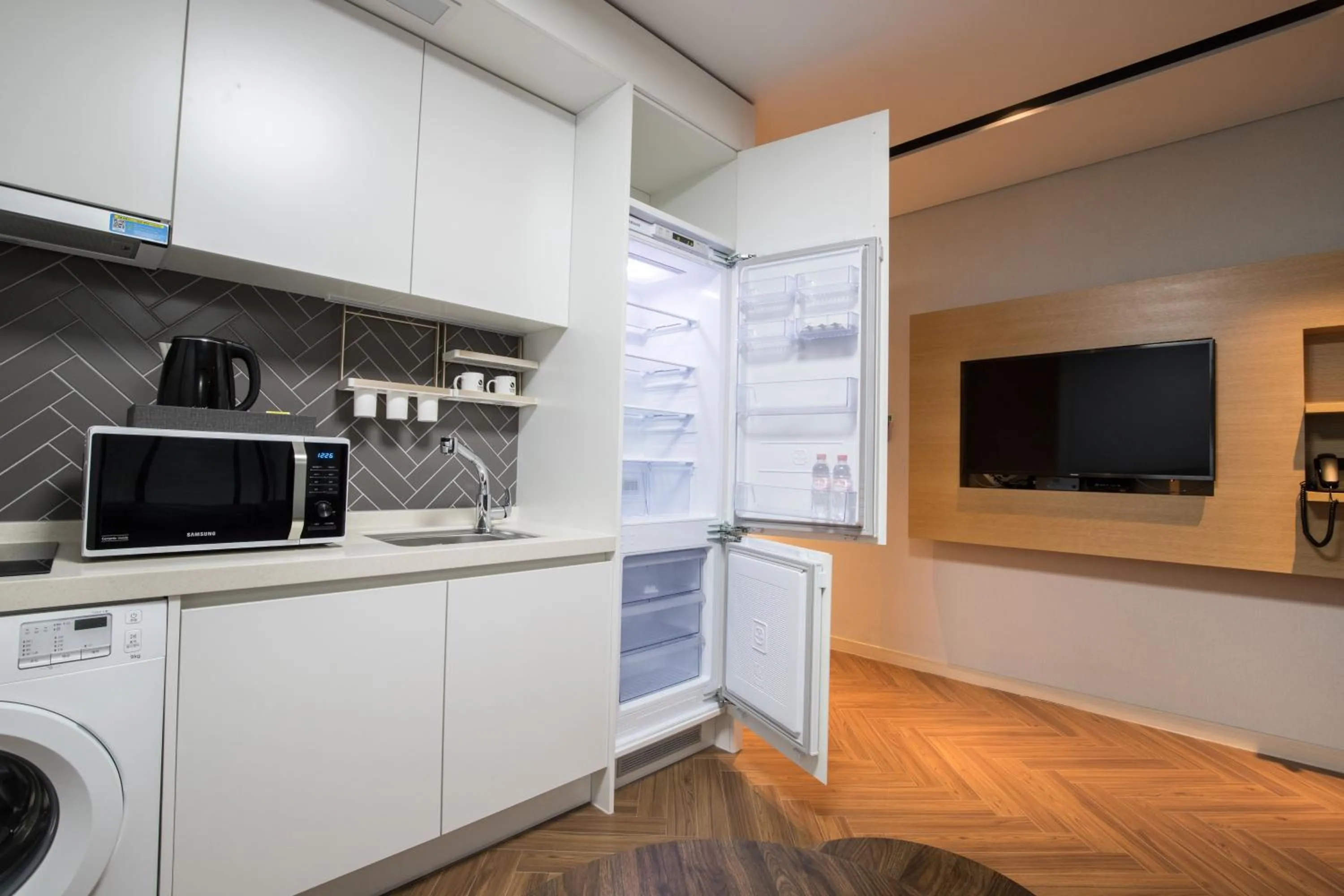 Junior Family with Lake View in Sunrise Hotel Sokcho