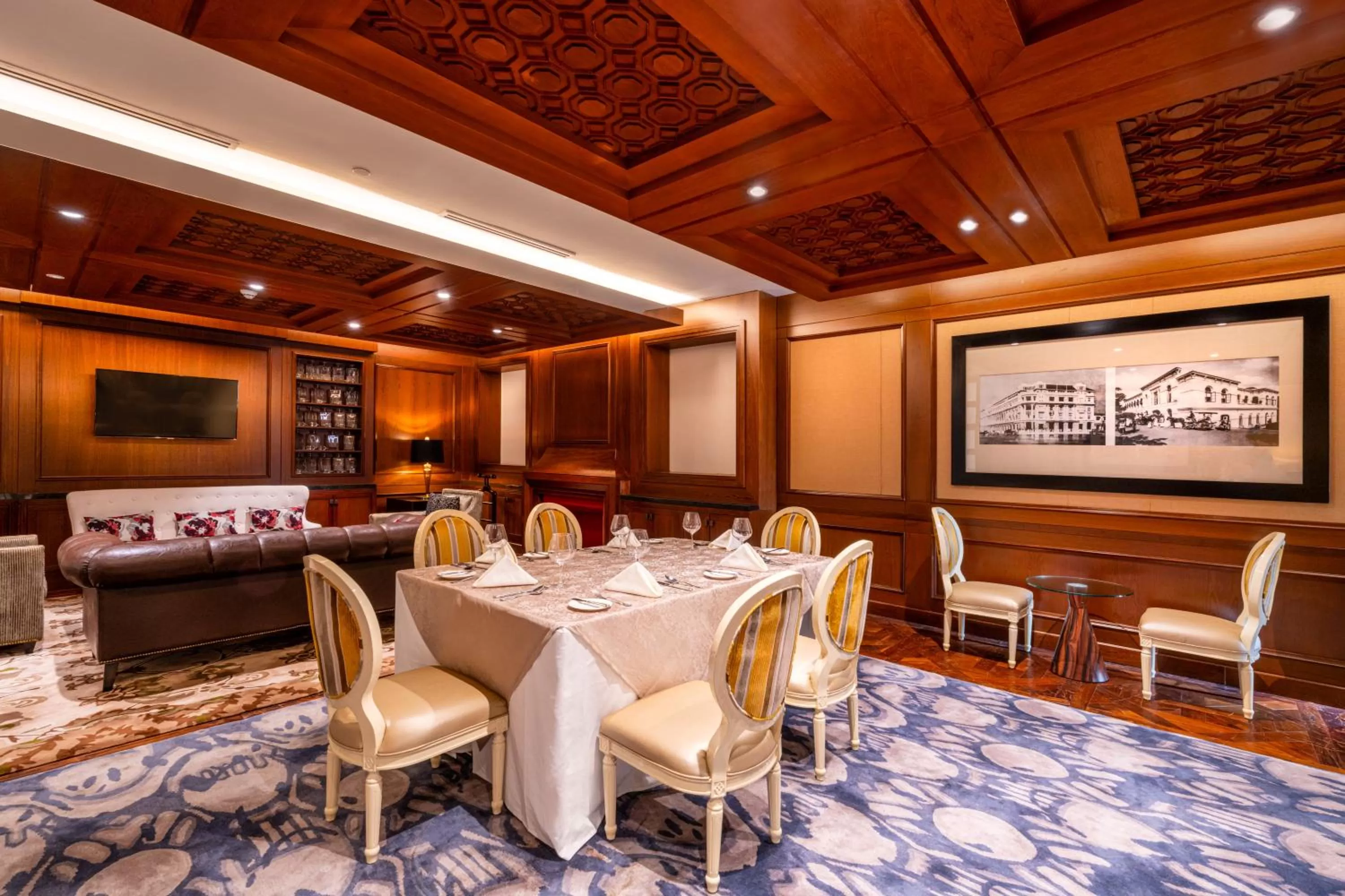 Lounge or bar in Mövenpick Hotel Colombo