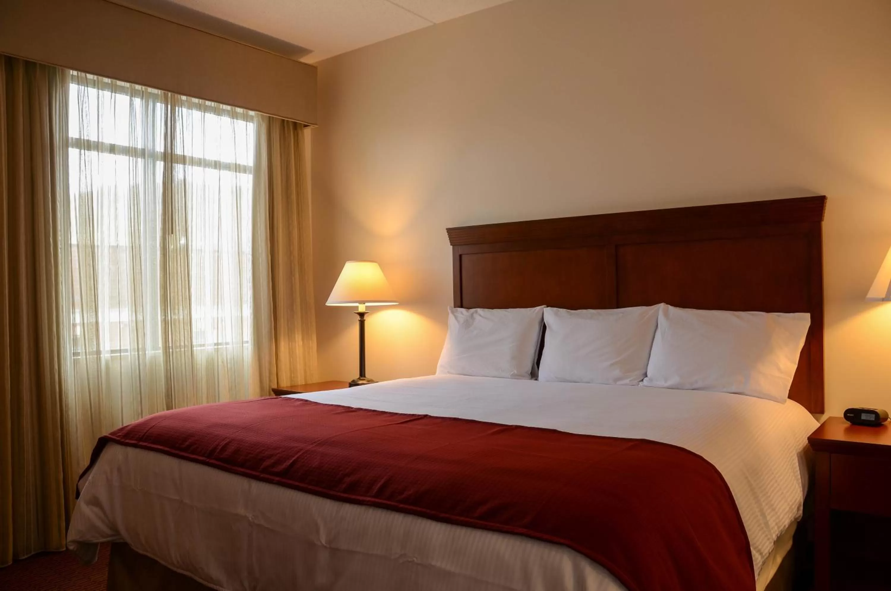 King Suite with Fireplace - Lodge in Penn Wells Lodge