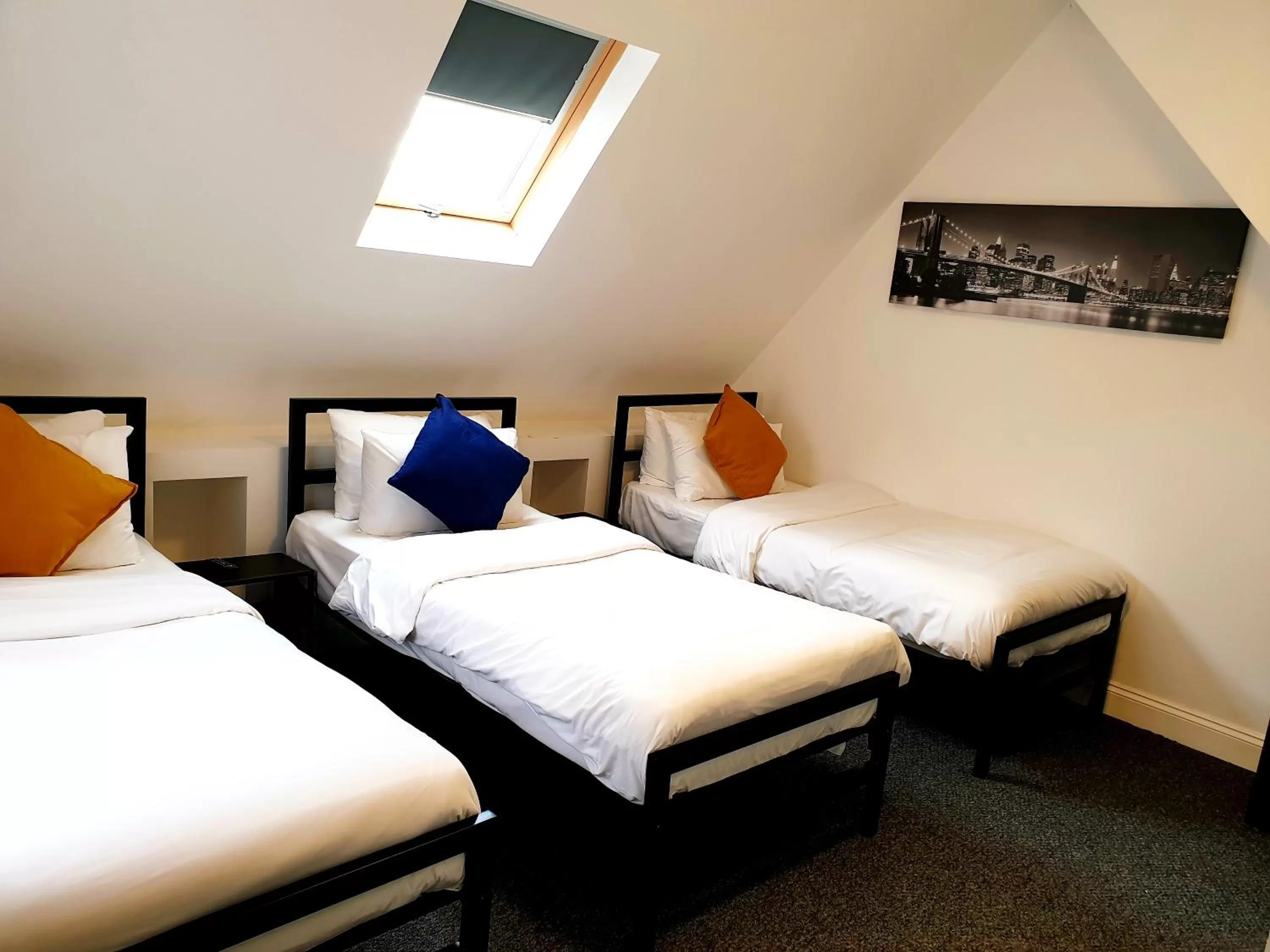 Bedroom, Bed in Wanstead Hotel