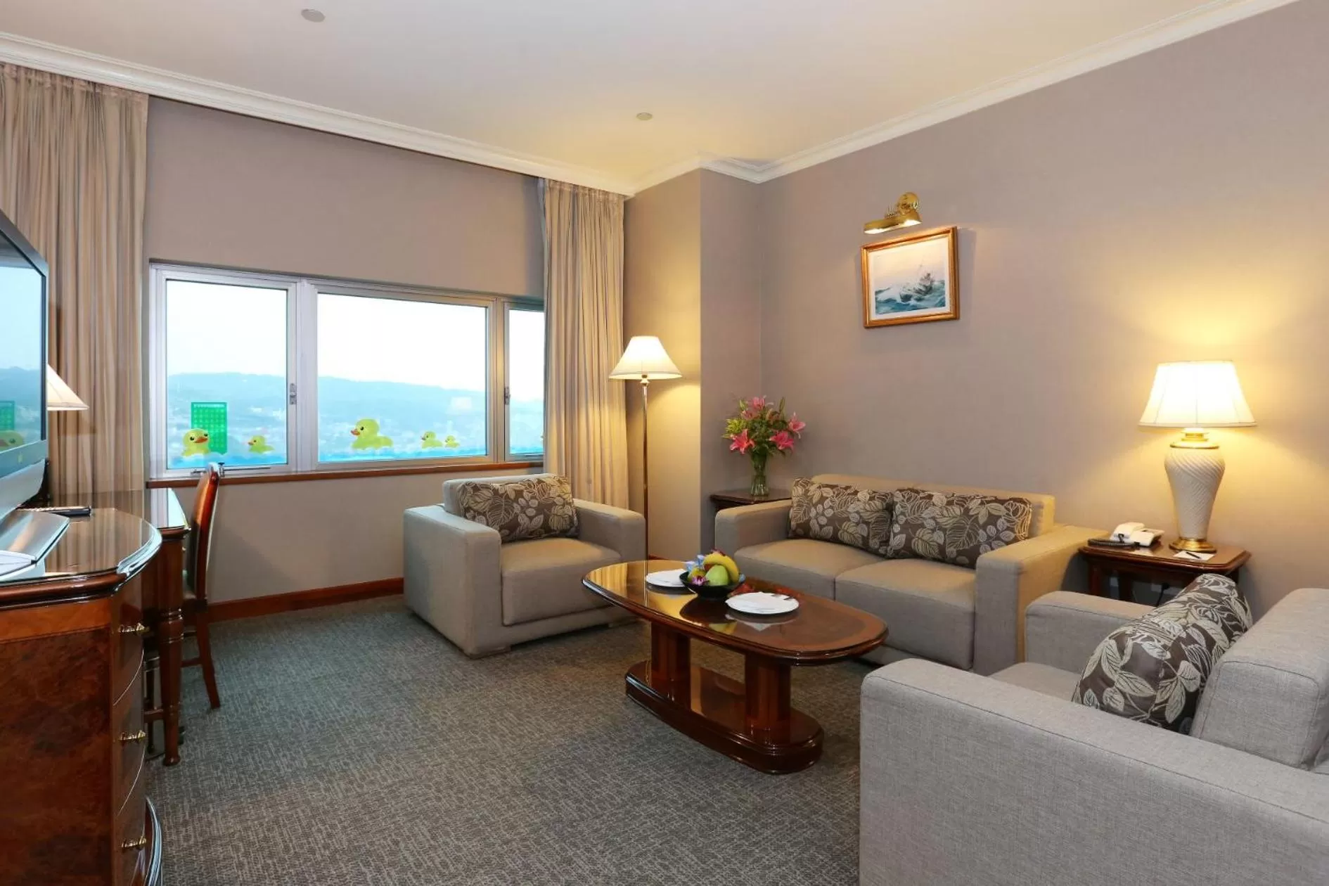 One-Bedroom Suite in Evergreen Laurel Hotel - Keelung