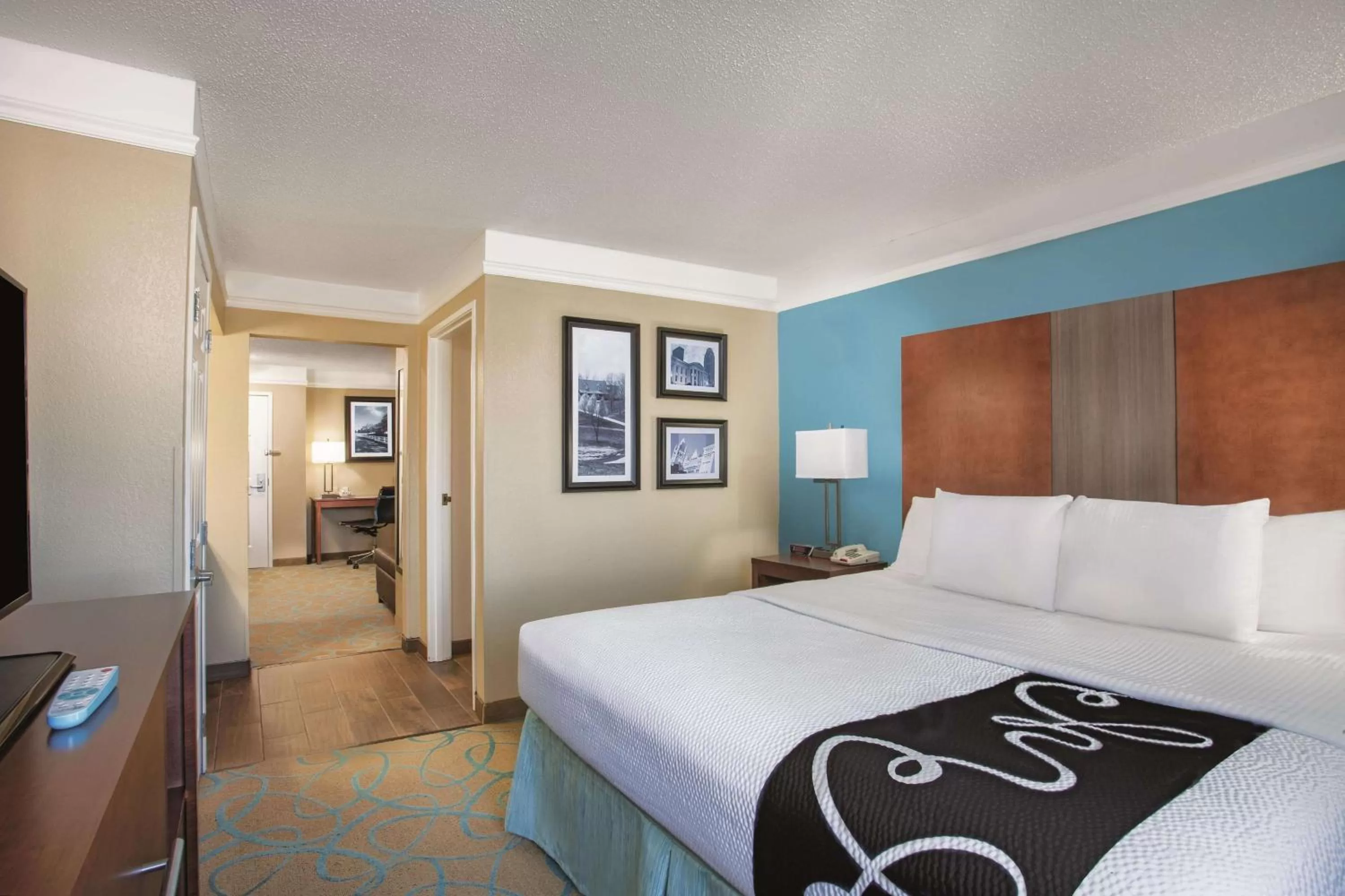 Deluxe King Room - Non-Smoking in La Quinta by Wyndham Elizabethtown