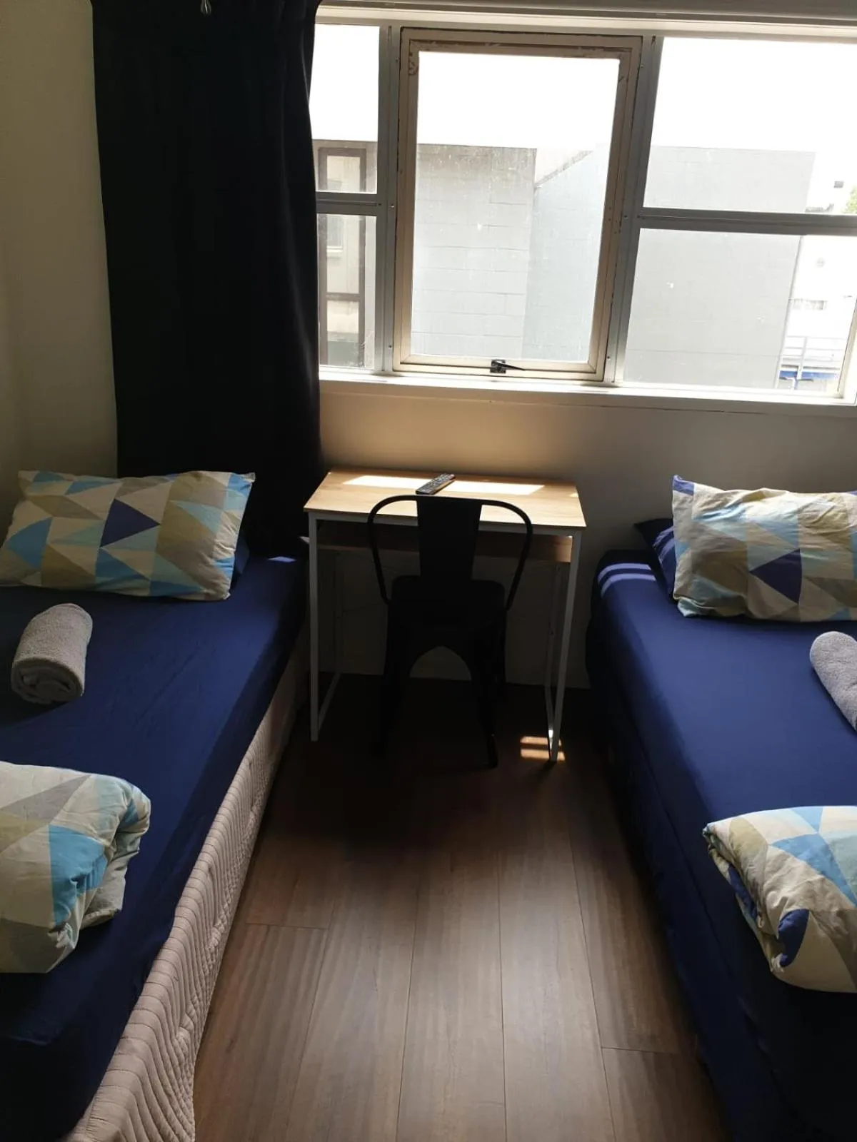 Twin Room with Shared Facility  in Backpackers Central Hamilton