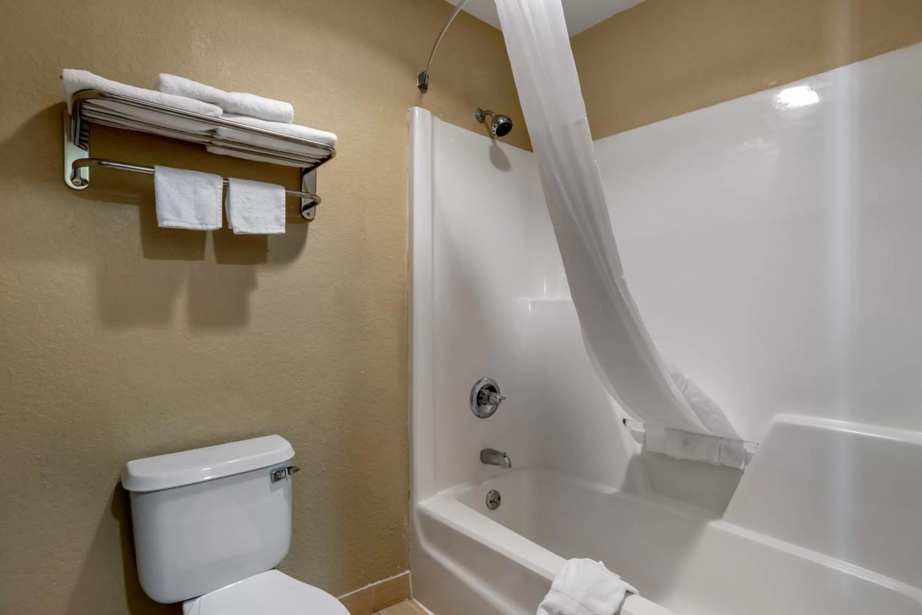 Standard Queen Room - First Floor - Non-Smoking in Quality Inn Phenix City Columbus
