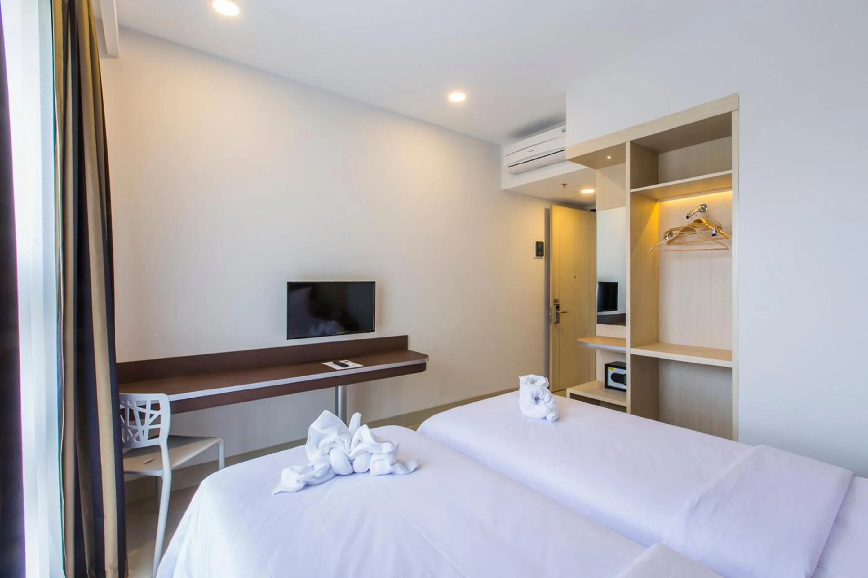 Superior Double or Twin Room in Sparks Odeon Sukabumi, ARTOTEL Curated