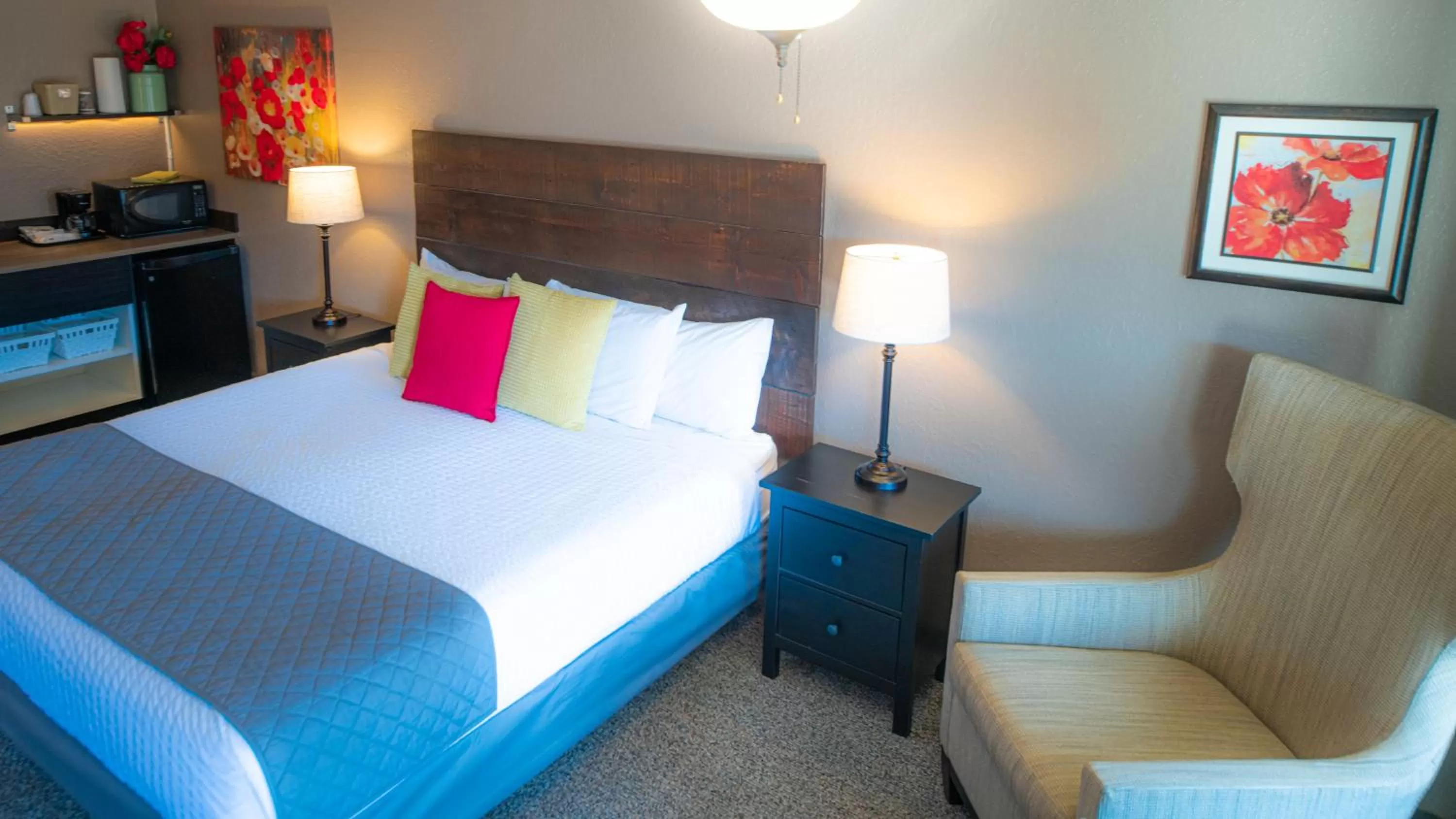 Single King  in Mountain View Lodge