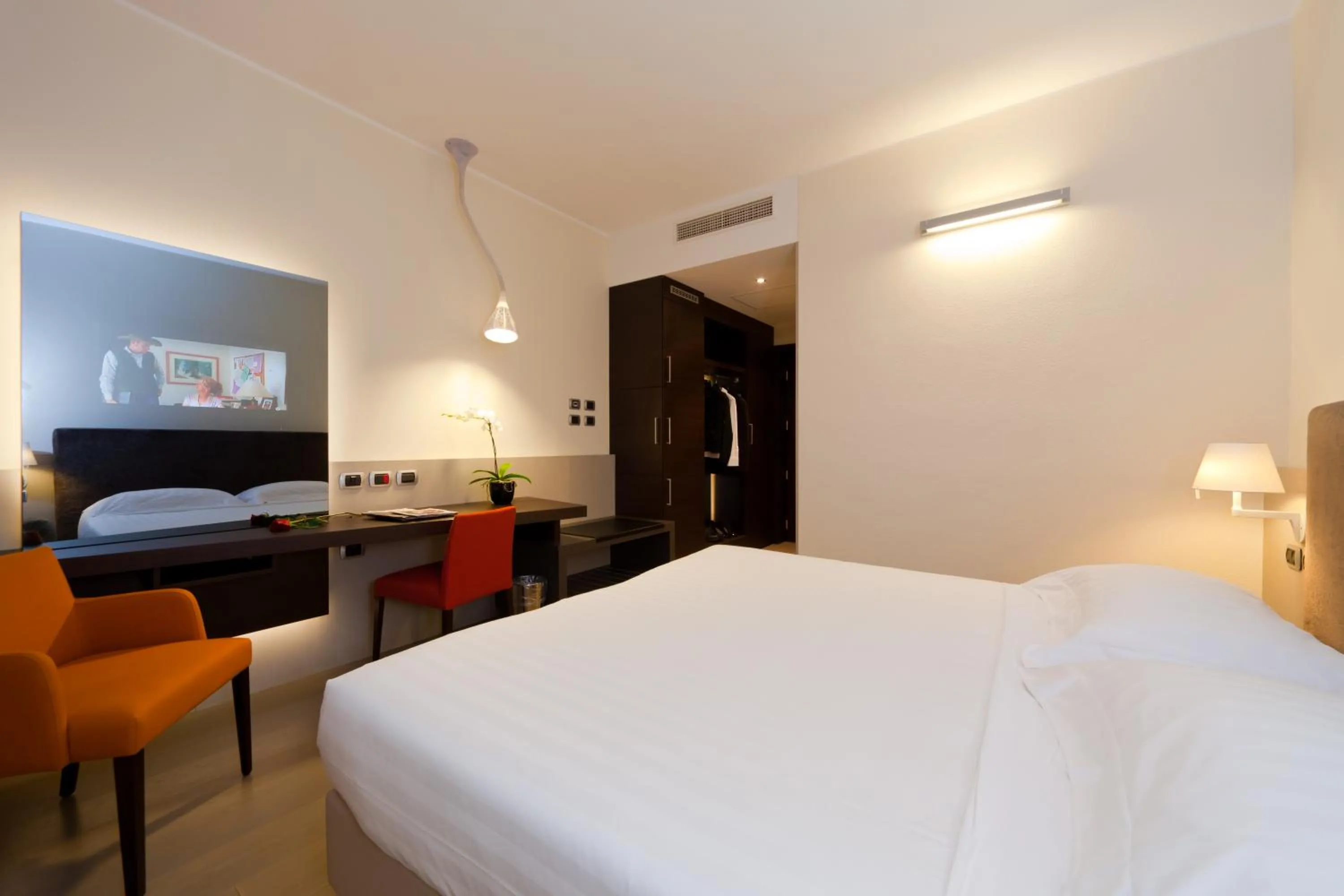 Premium Double or Twin Room in RMH MODENA DES ARTS