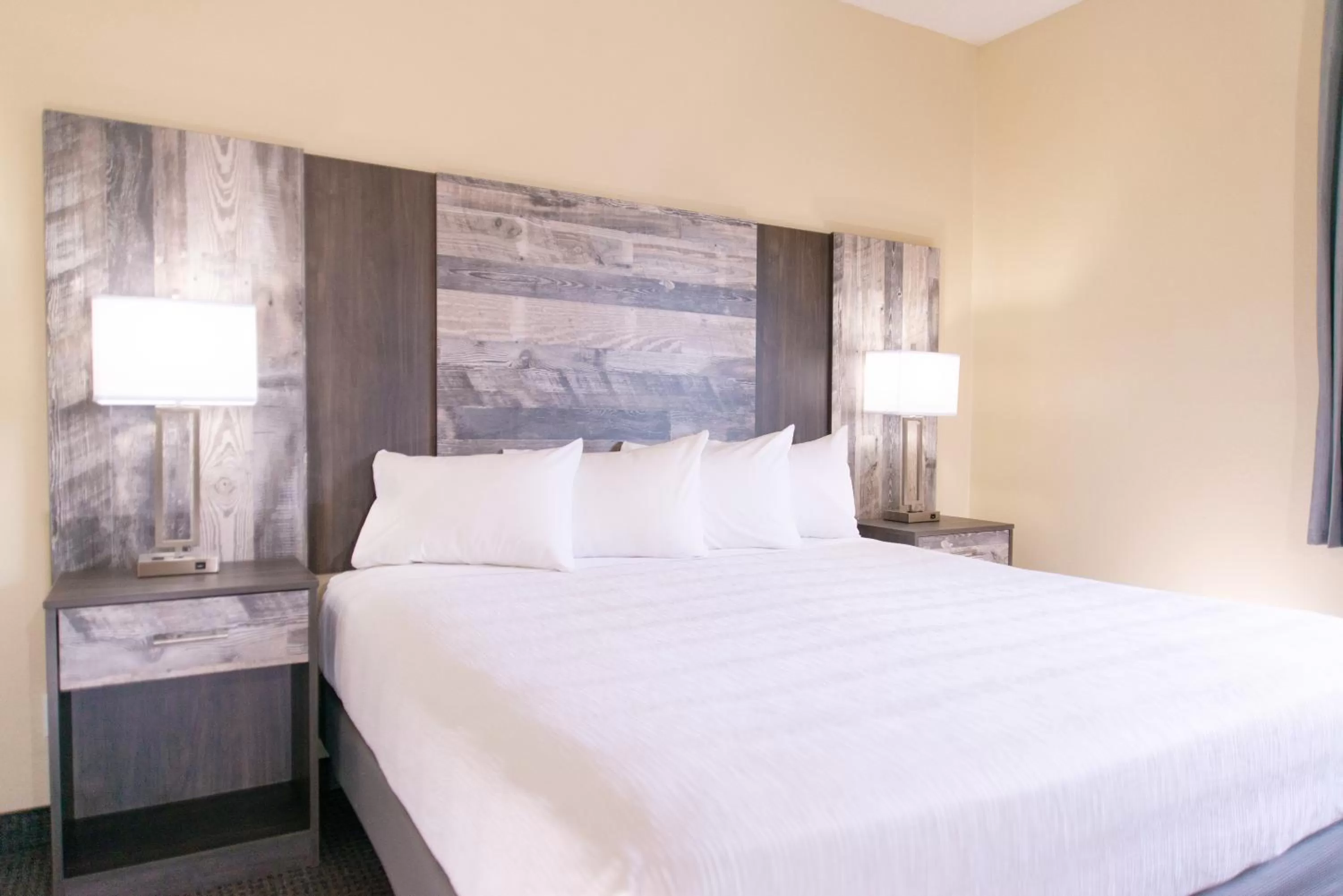 King Room in The Stone Castle Hotel & Conference Center